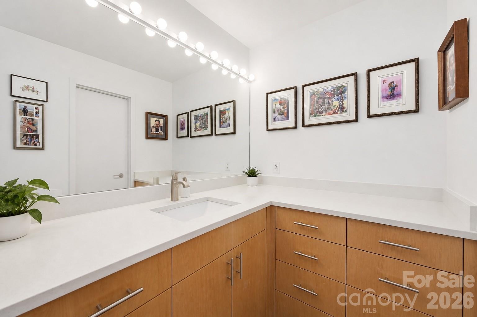 515 N Poplar Street Property Photo 29