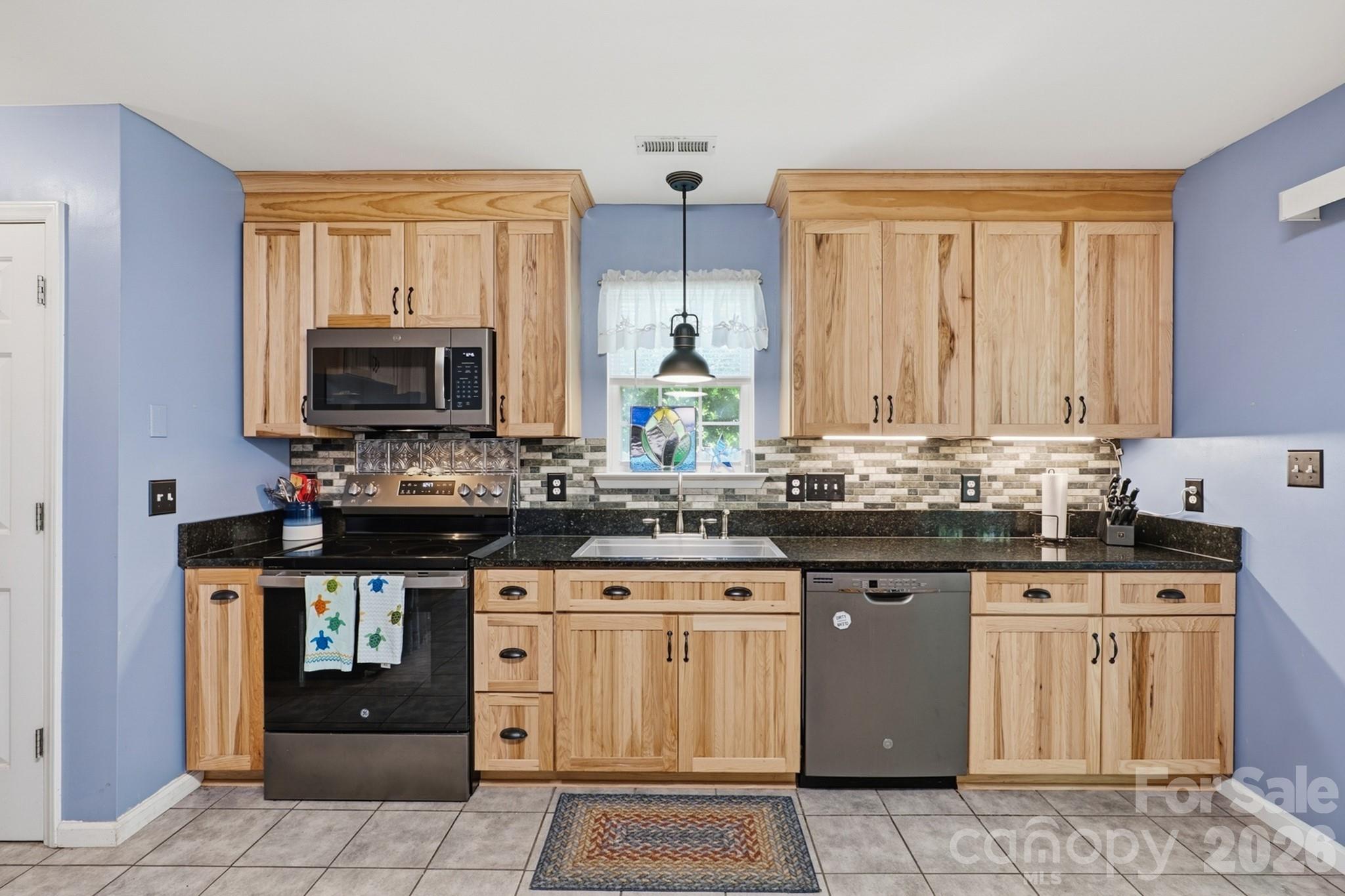 1118 Slate Ridge Road Property Photo 2