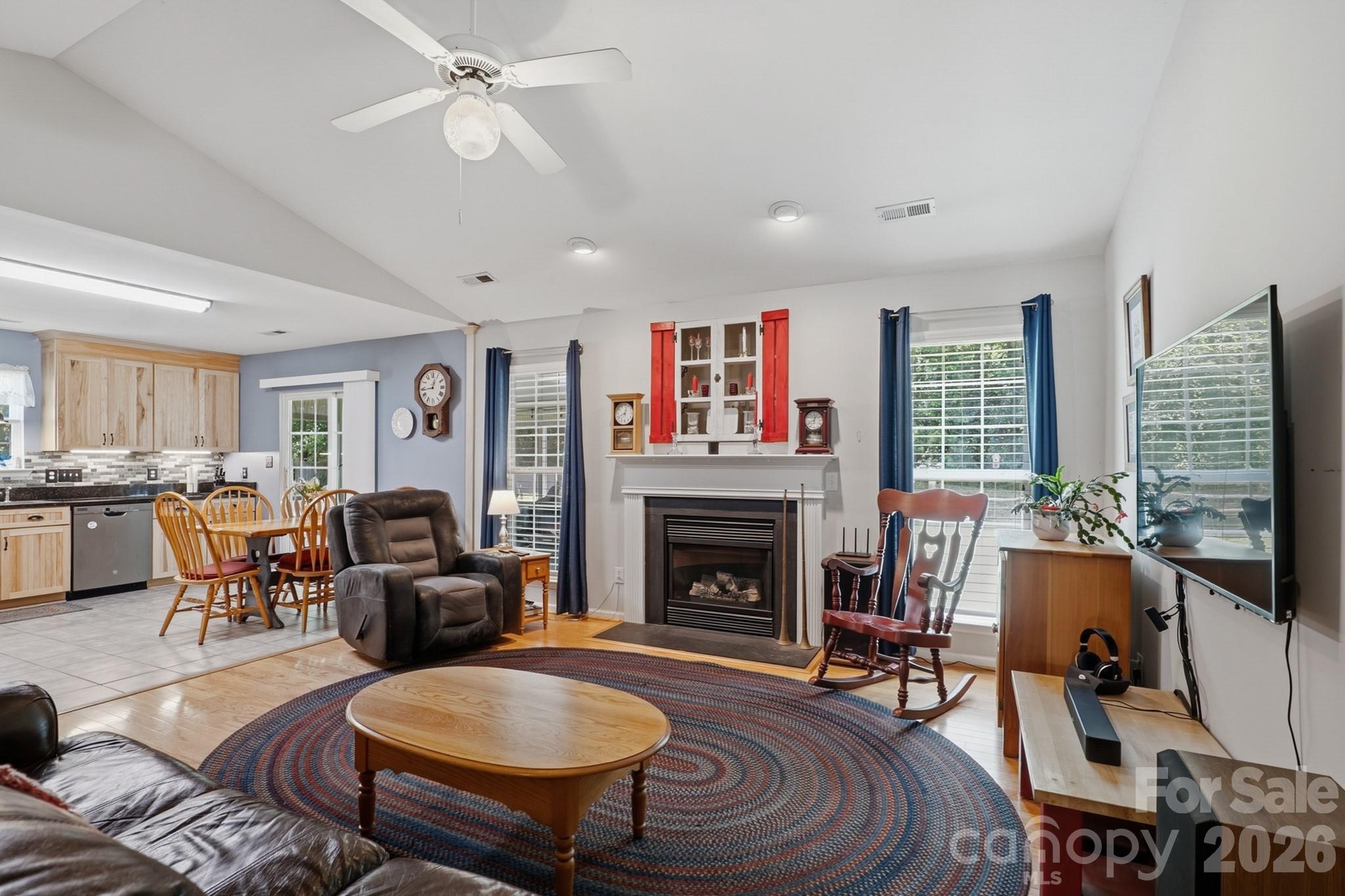 1118 Slate Ridge Road Property Photo 3