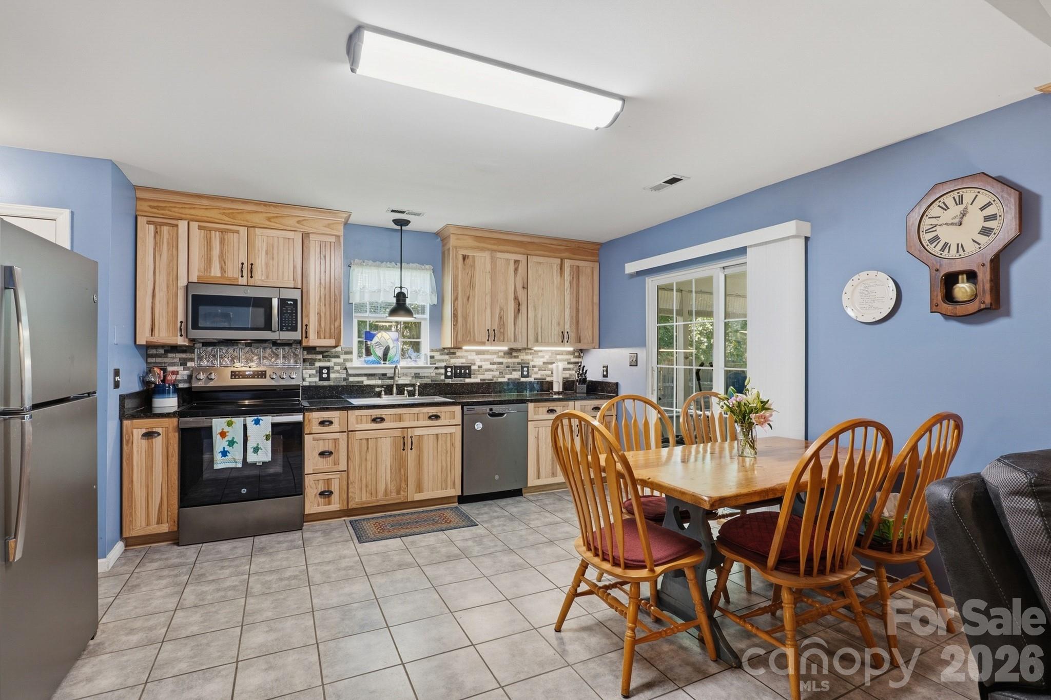 1118 Slate Ridge Road Property Photo 4