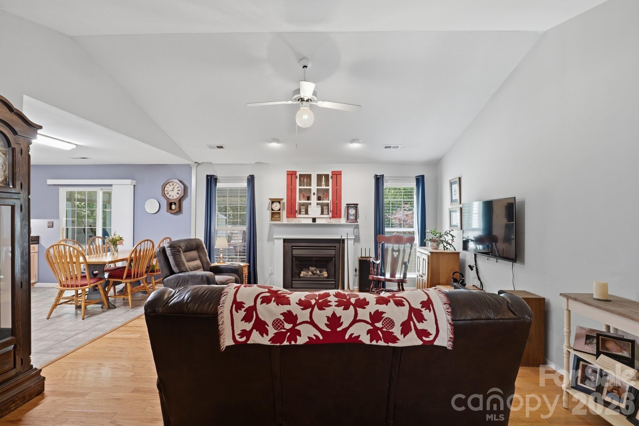 1118 Slate Ridge Road Property Photo 5