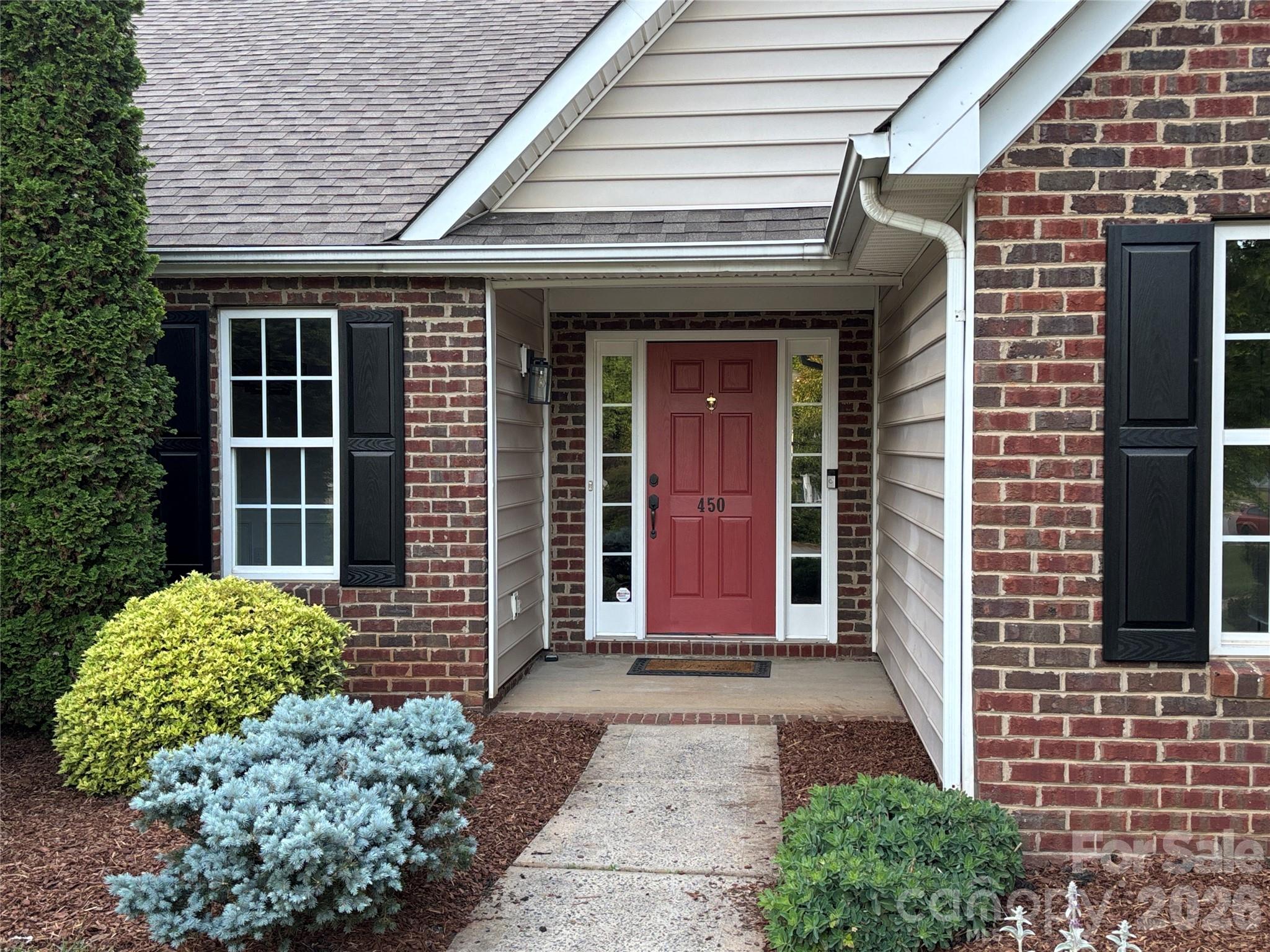 450 Glencrest Drive Property Photo 2