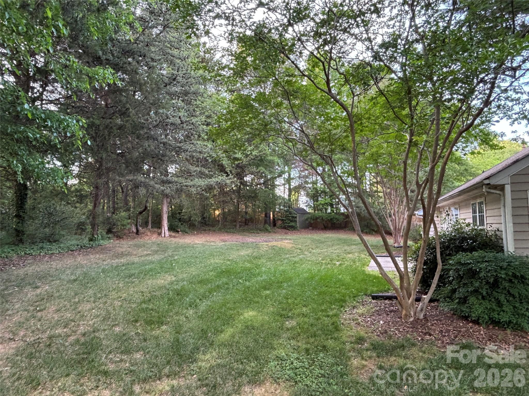 450 Glencrest Drive Property Photo 4