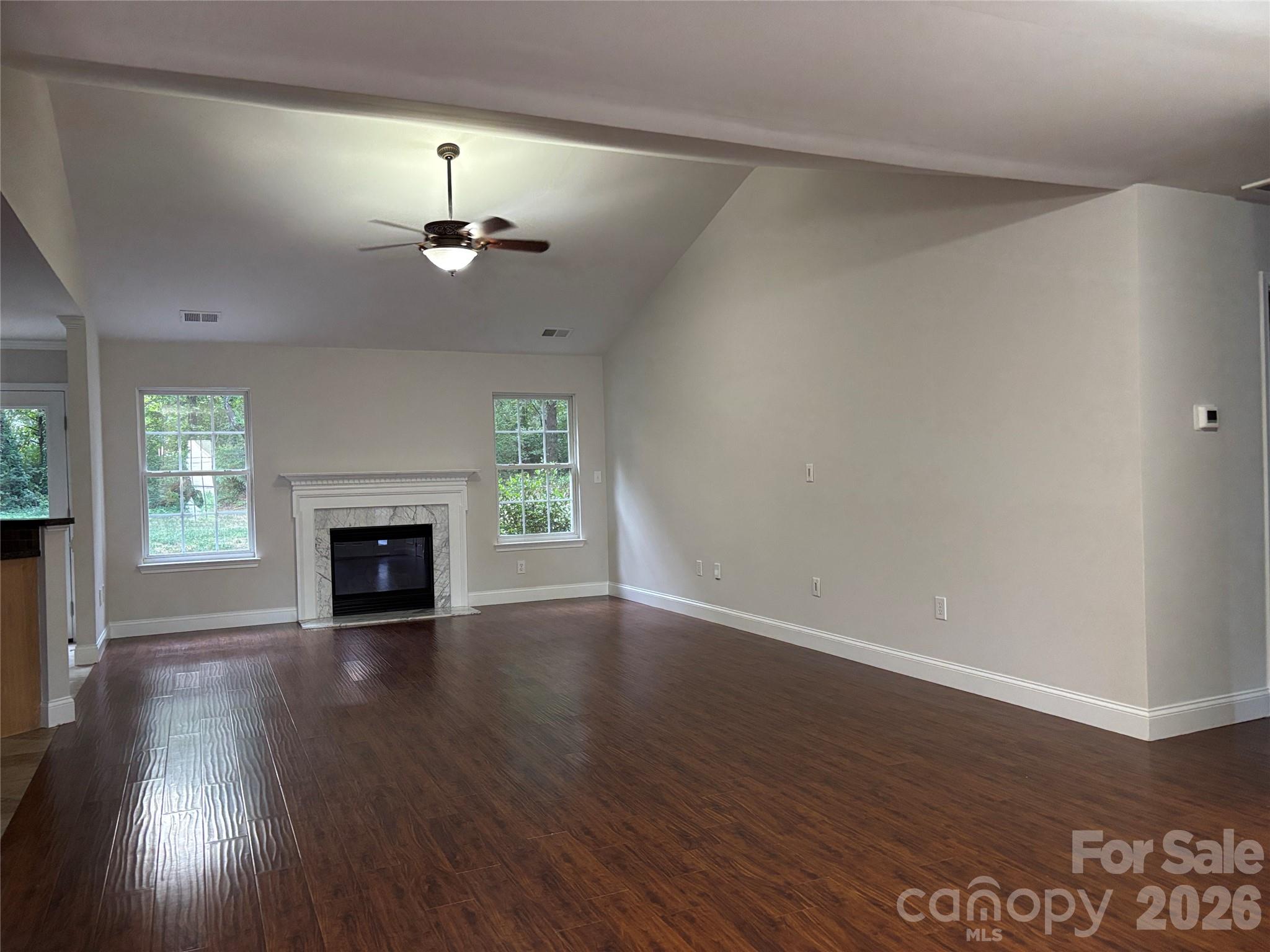 450 Glencrest Drive Property Photo 7