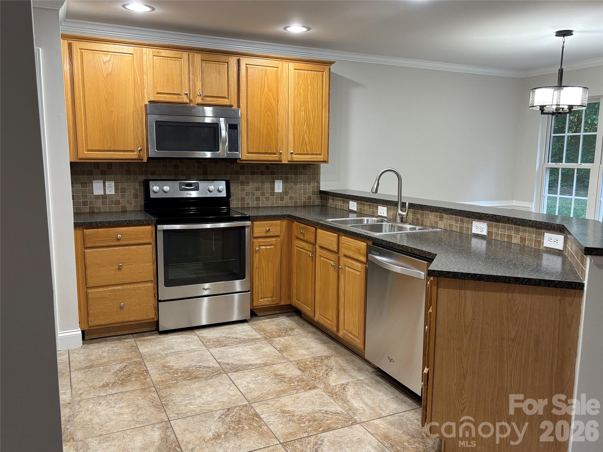 450 Glencrest Drive Property Photo 11