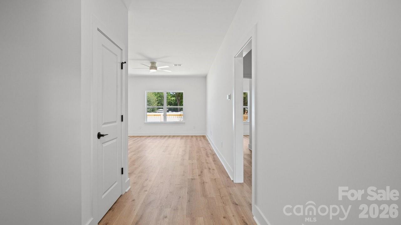 2160 Fieldcrest Avenue Property Photo 9