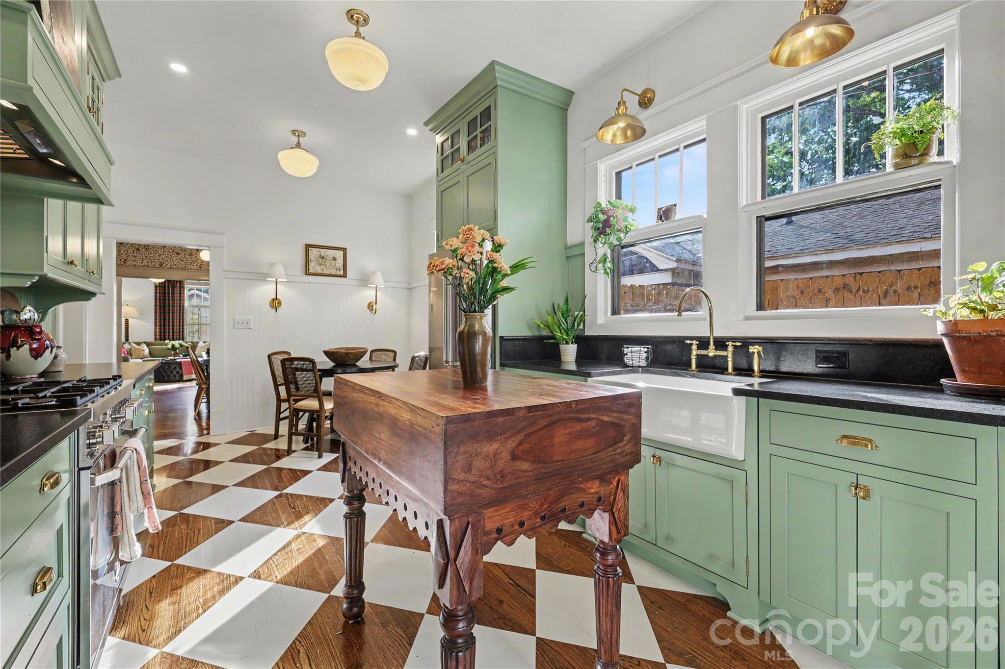 118 E Miller Street Property Photo 1