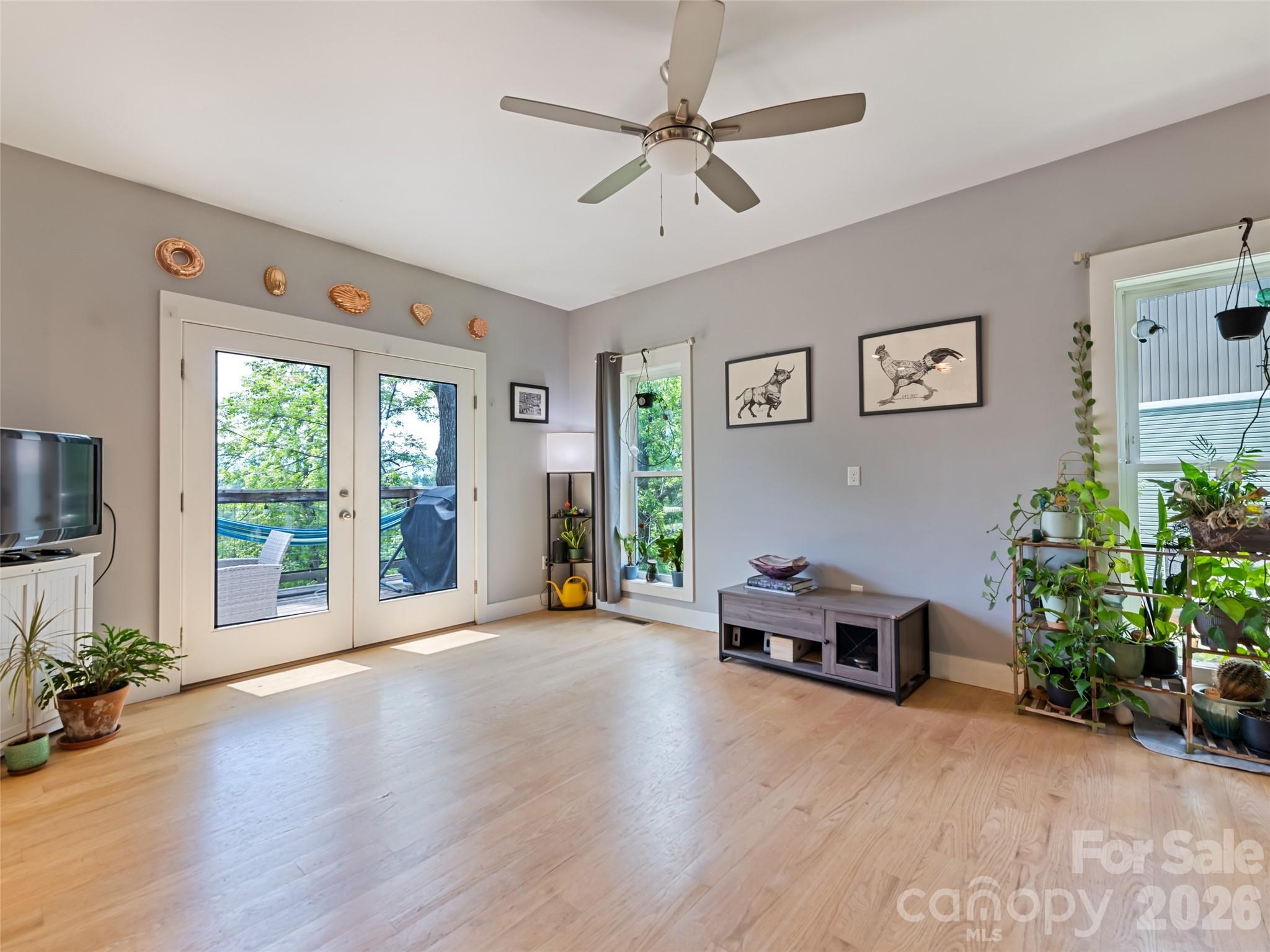 221 Northside Street Property Photo 11