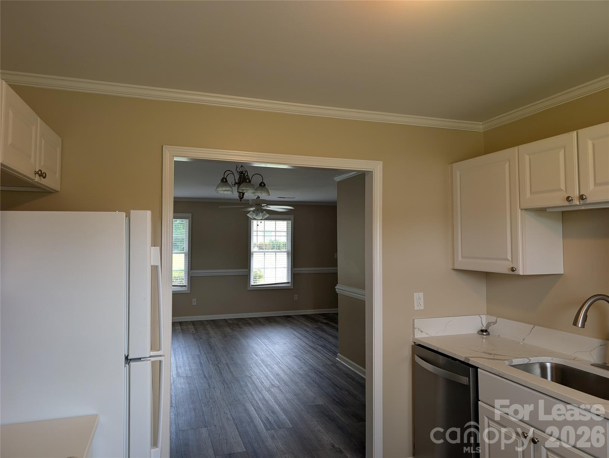 421 West Avenue Property Photo 7