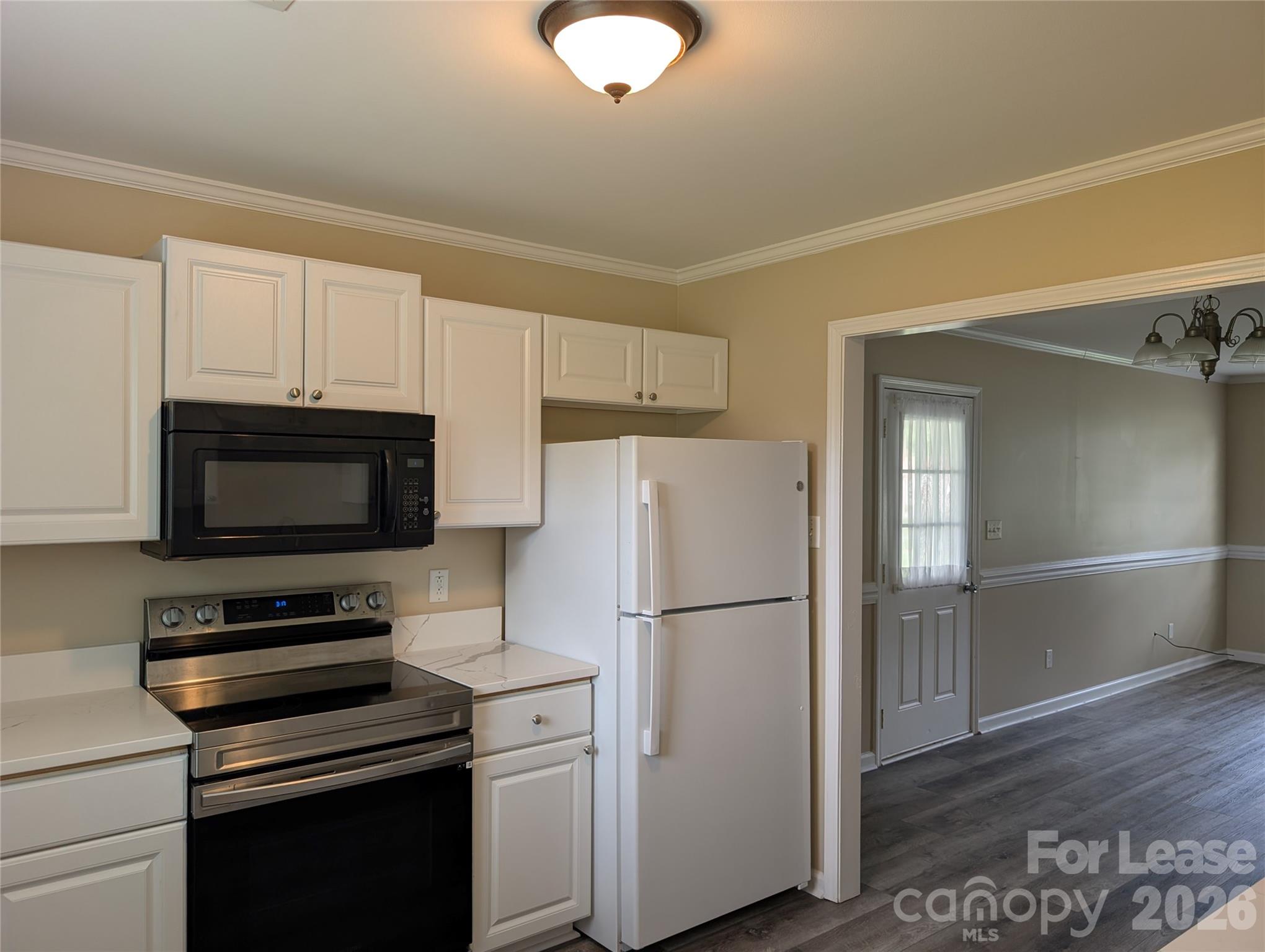 421 West Avenue Property Photo 8