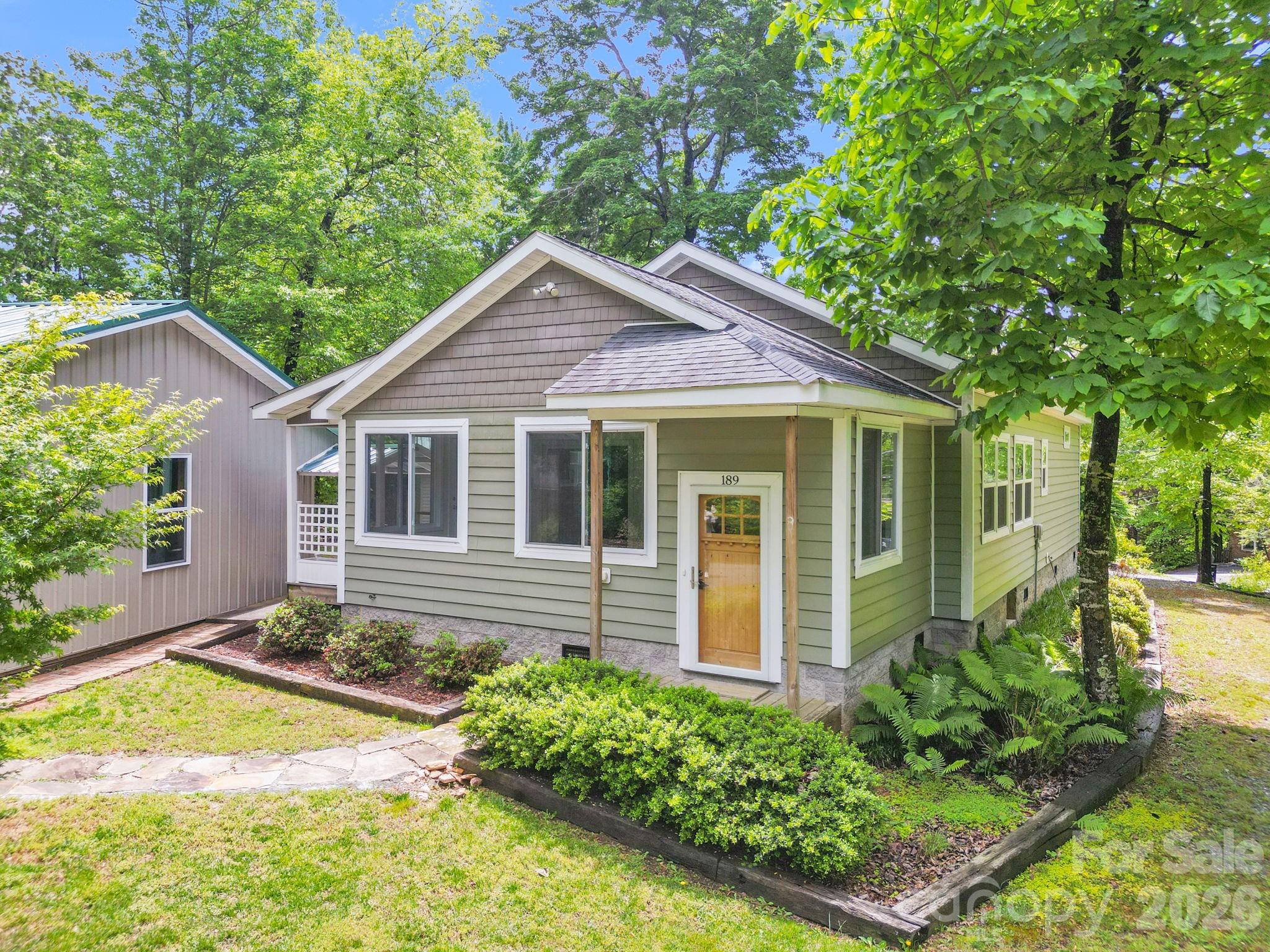 189 Friendly Circle Property Photo 2