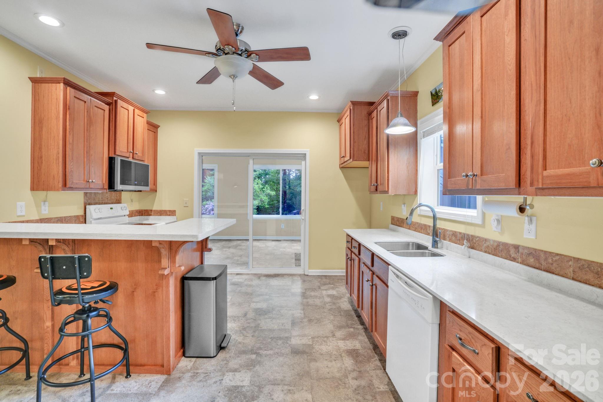 189 Friendly Circle Property Photo 11