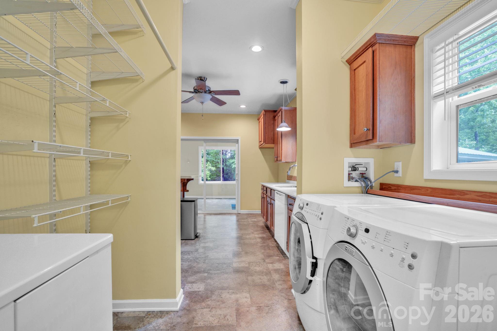 189 Friendly Circle Property Photo 12