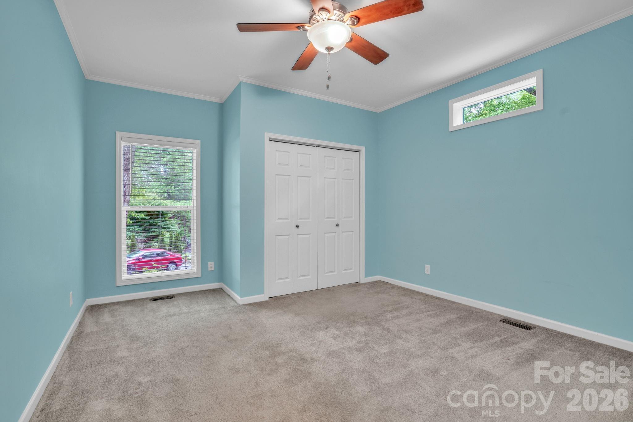 189 Friendly Circle Property Photo 15