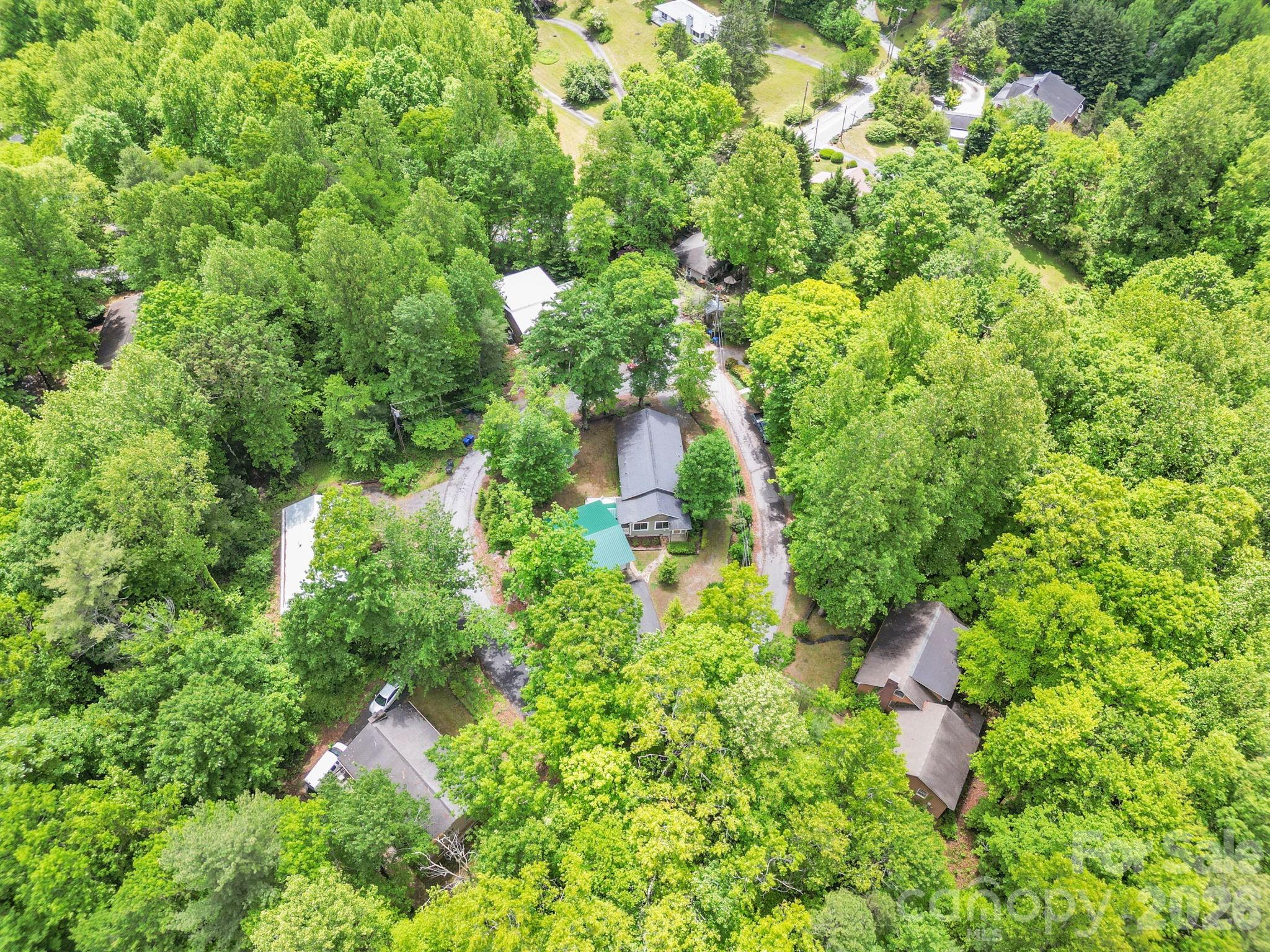 189 Friendly Circle Property Photo 32