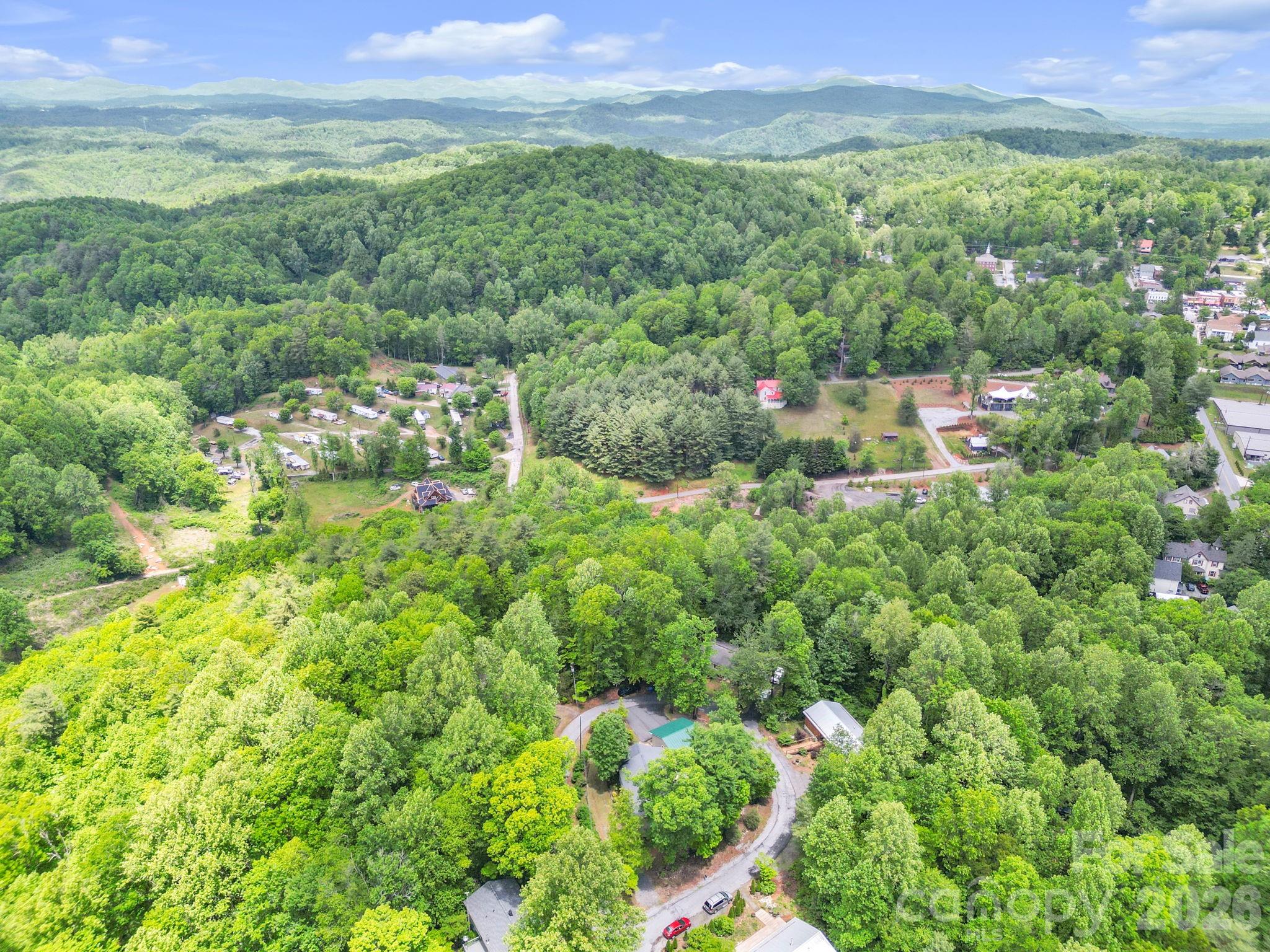189 Friendly Circle Property Photo 35