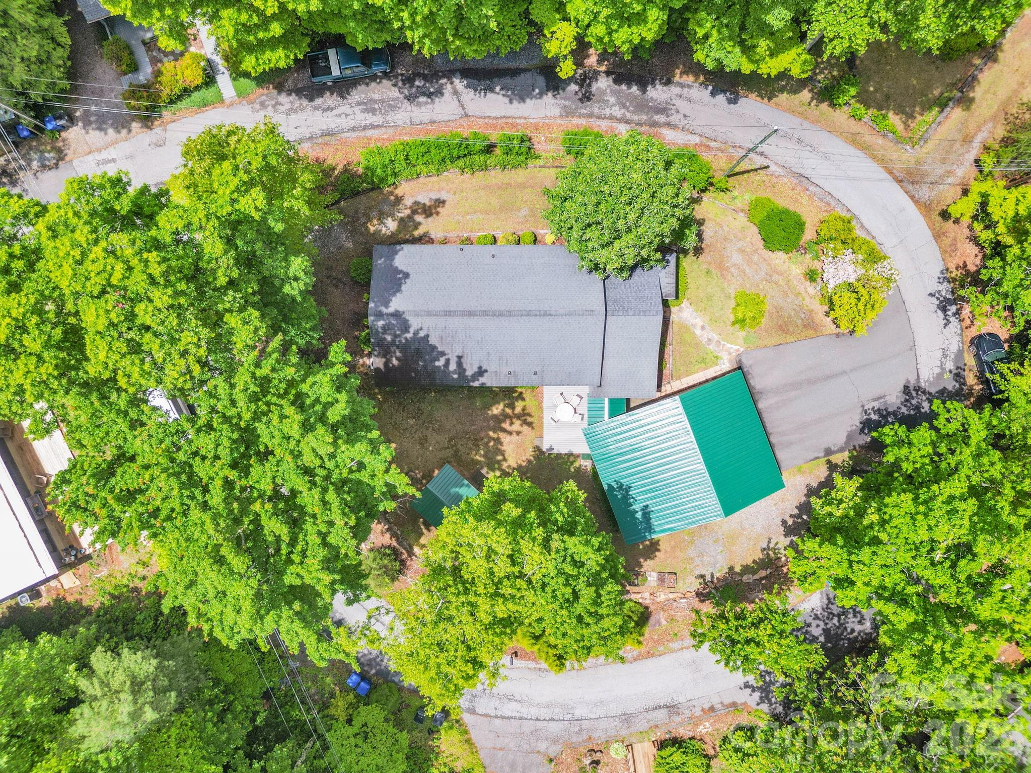 189 Friendly Circle Property Photo 36