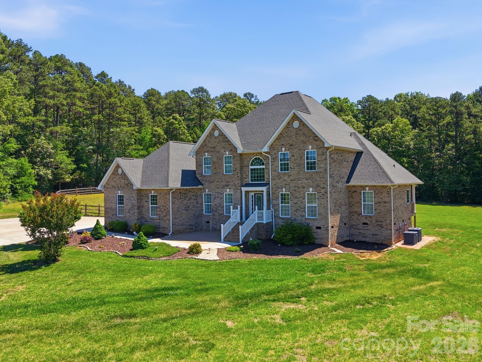 1434 Steeplechase Drive Property Photo 4