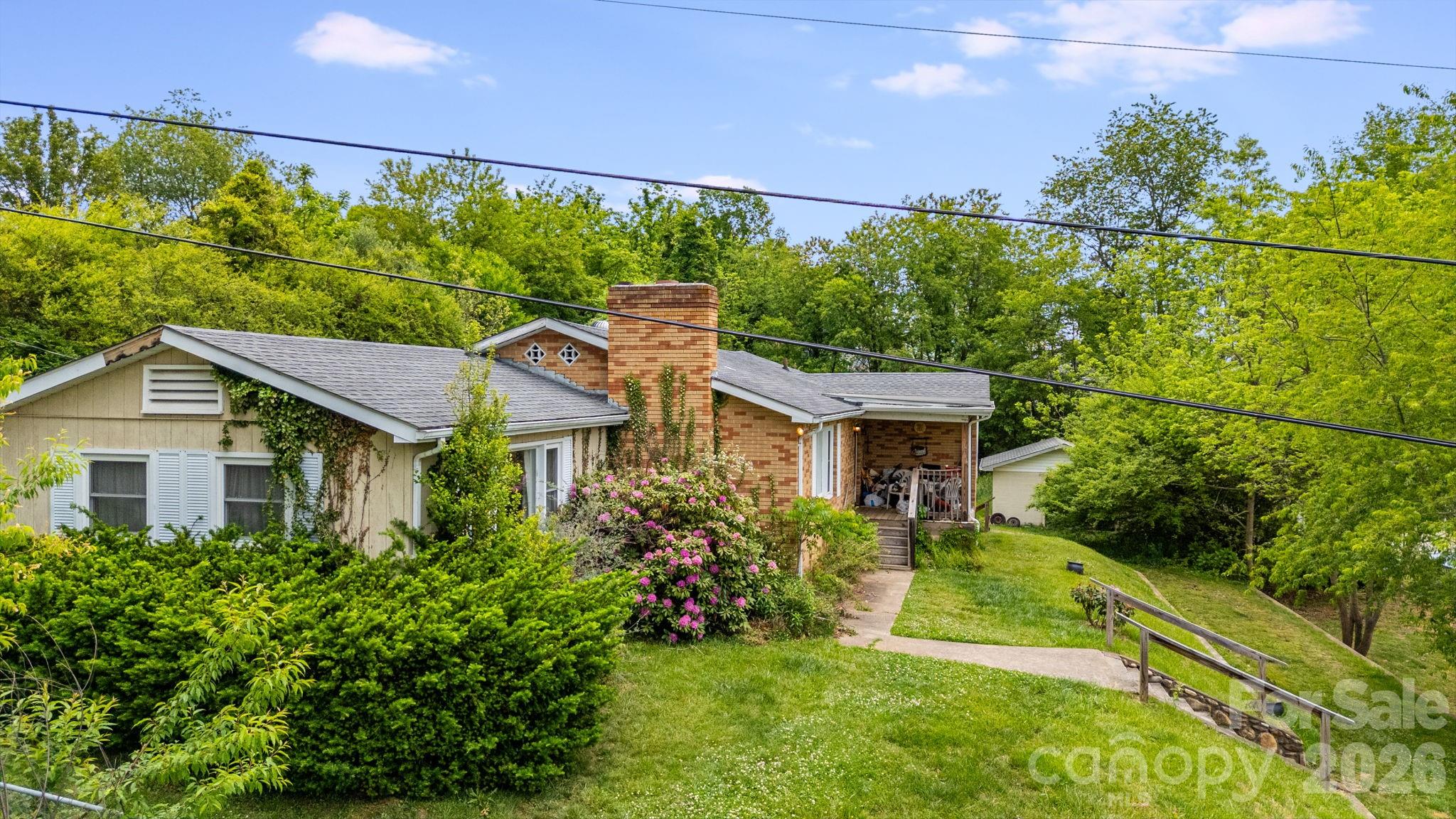 48 Ellen Avenue Property Photo 4