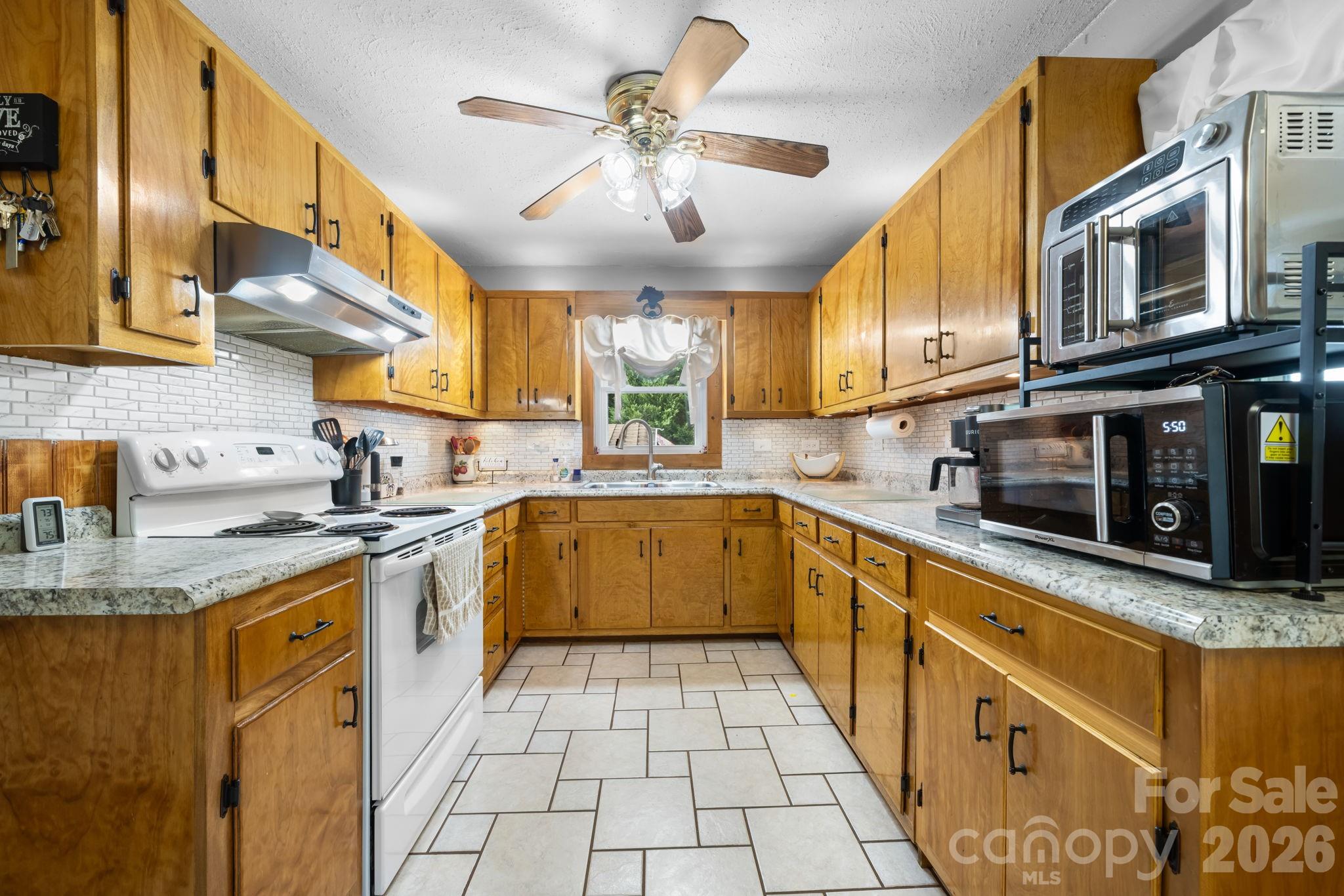 2582 Startown Road Property Photo 10