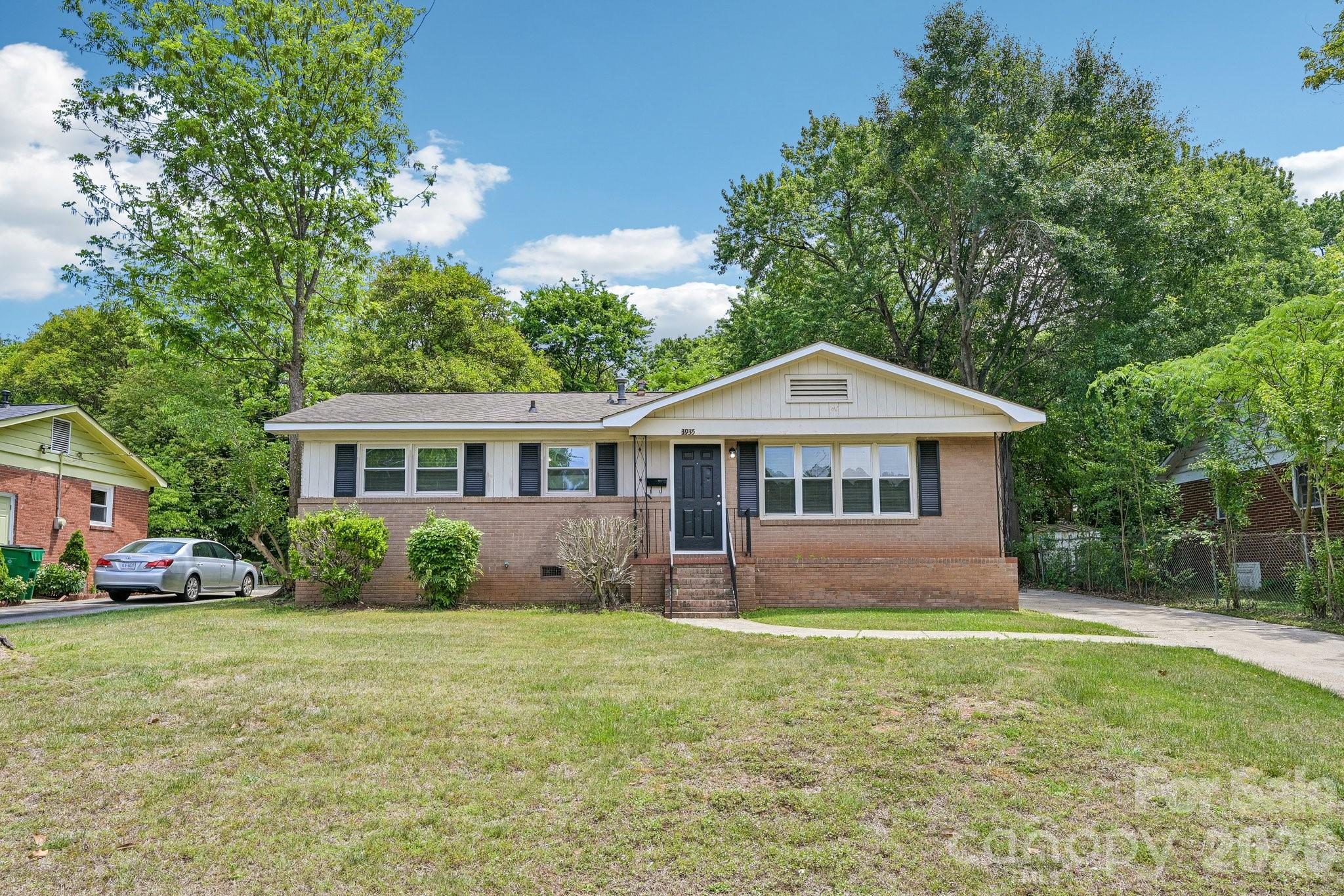 3935 Crestridge Drive Property Photo 1