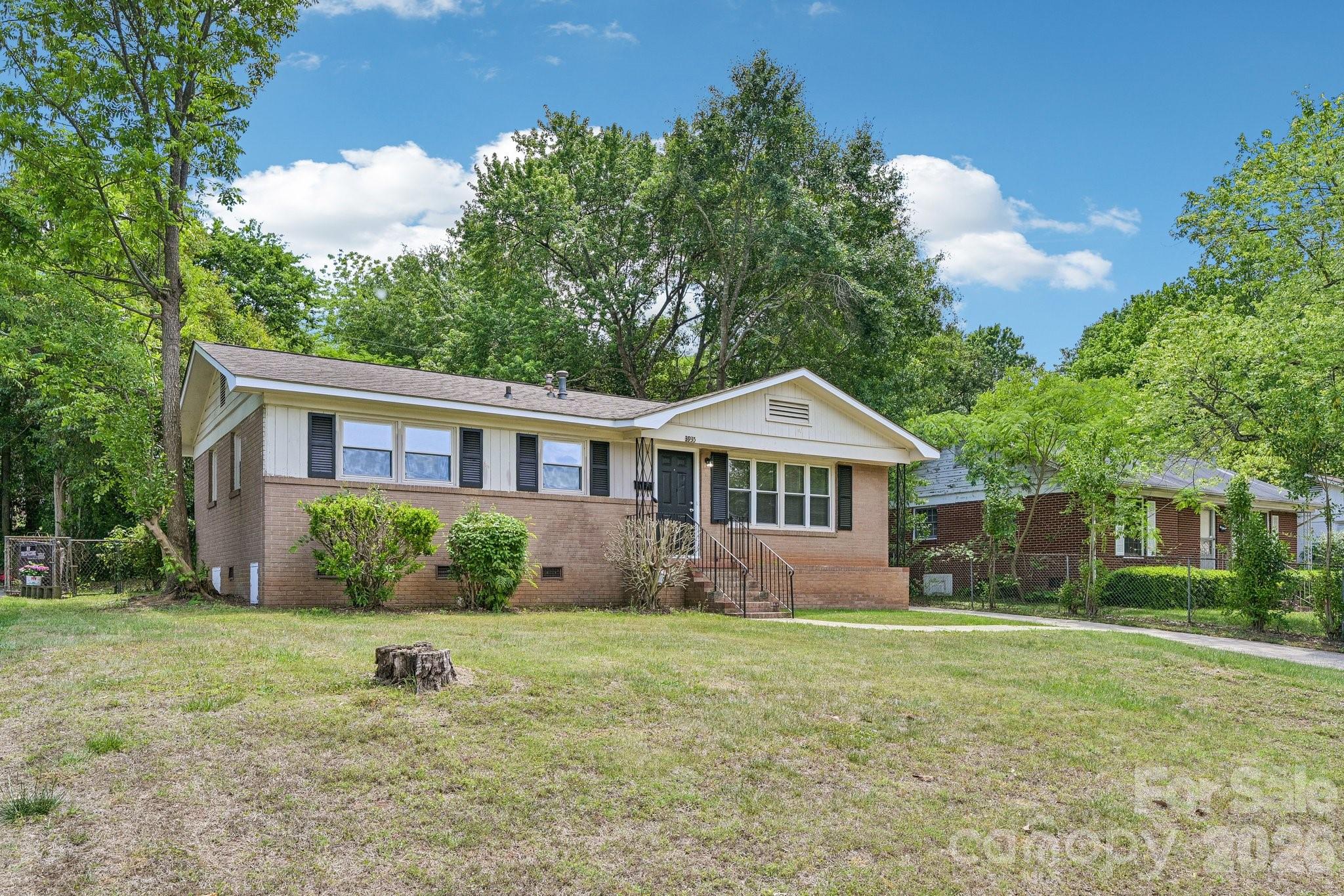 3935 Crestridge Drive Property Photo 3