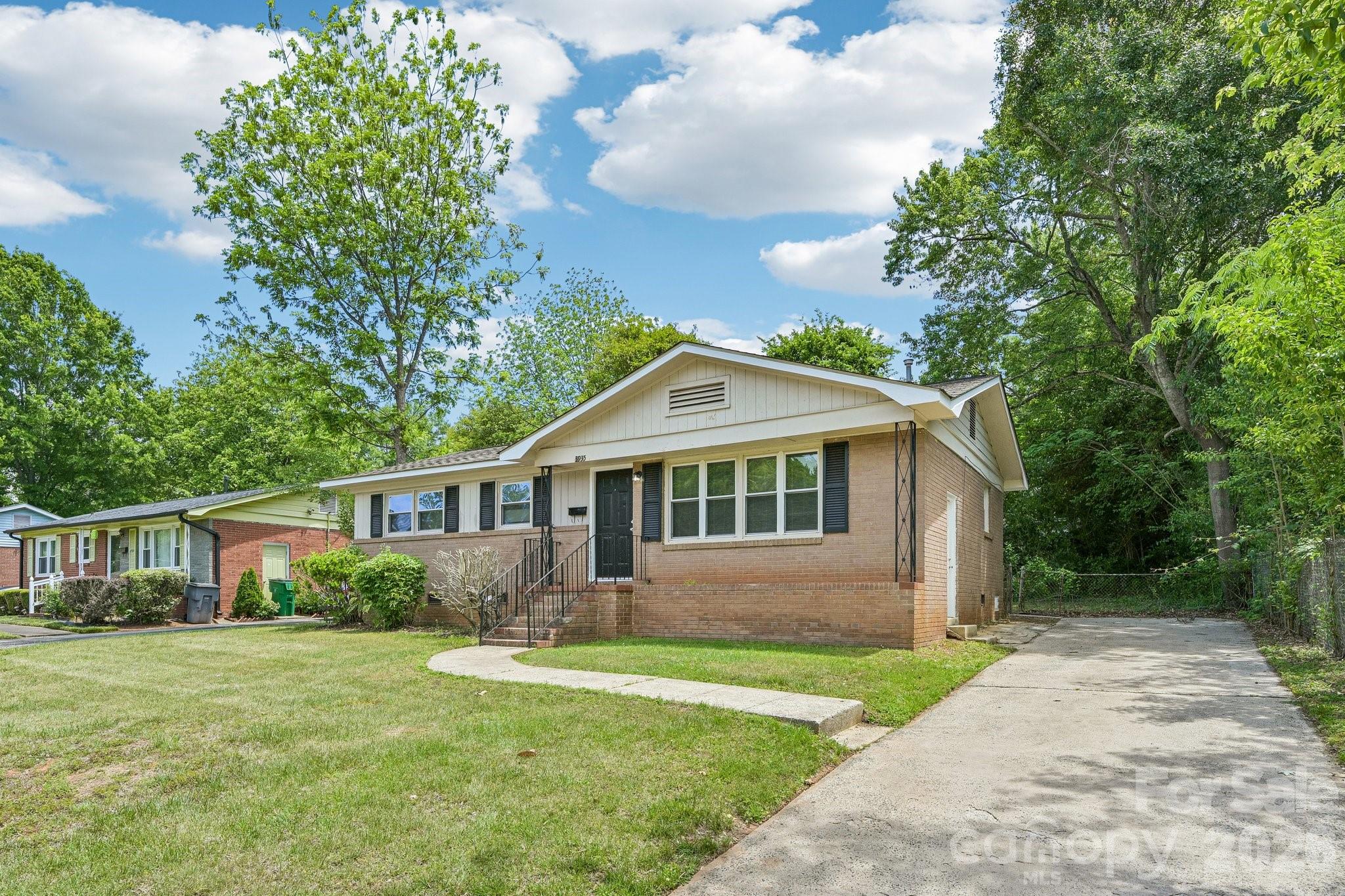 3935 Crestridge Drive Property Photo 4