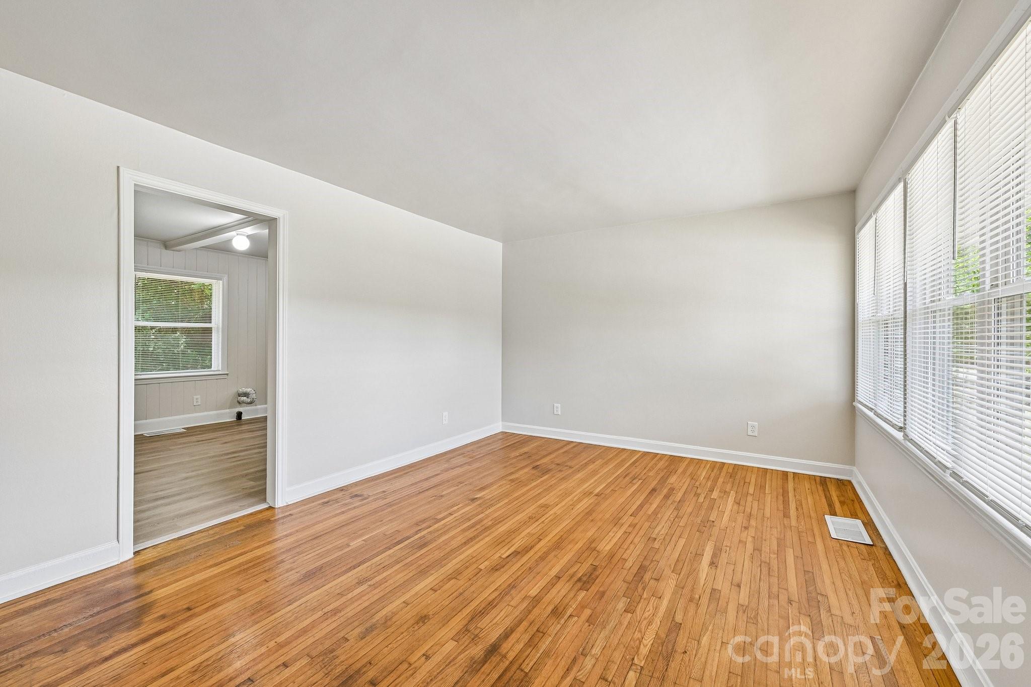 3935 Crestridge Drive Property Photo 8