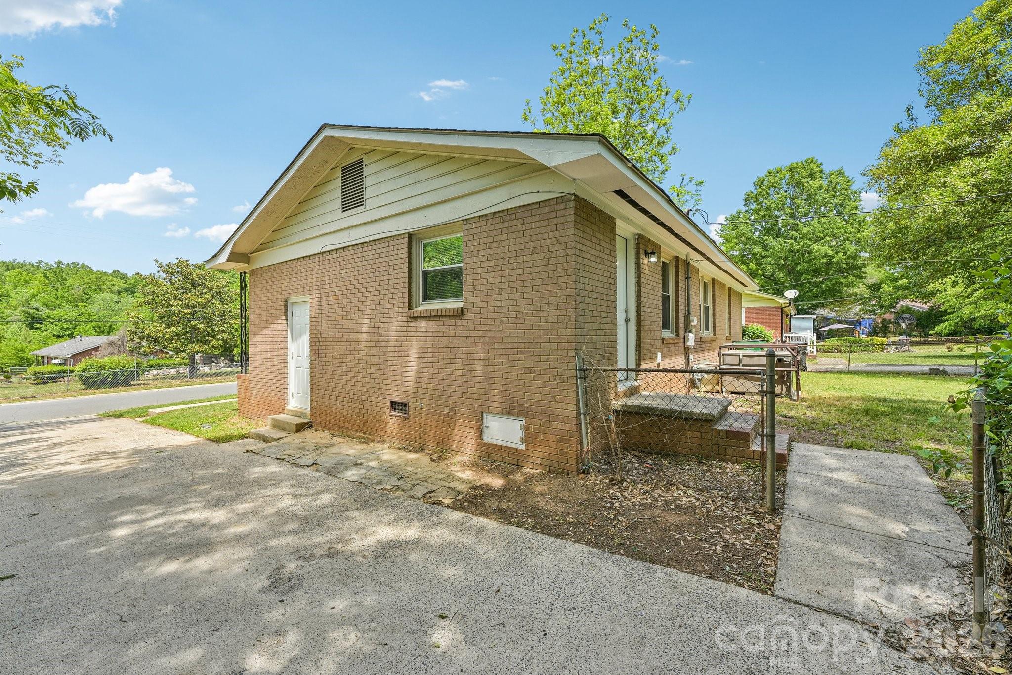 3935 Crestridge Drive Property Photo 32