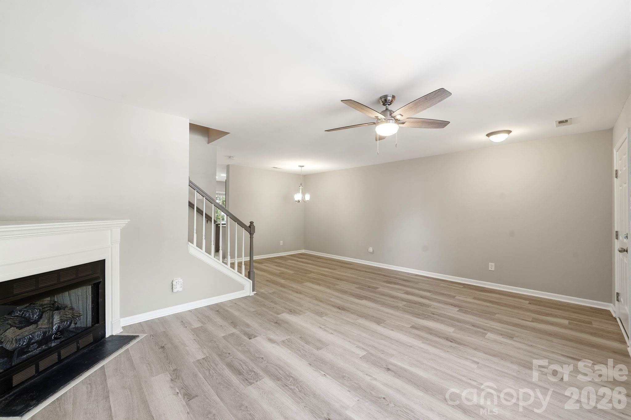687 Rock Lake Glen Property Photo 6