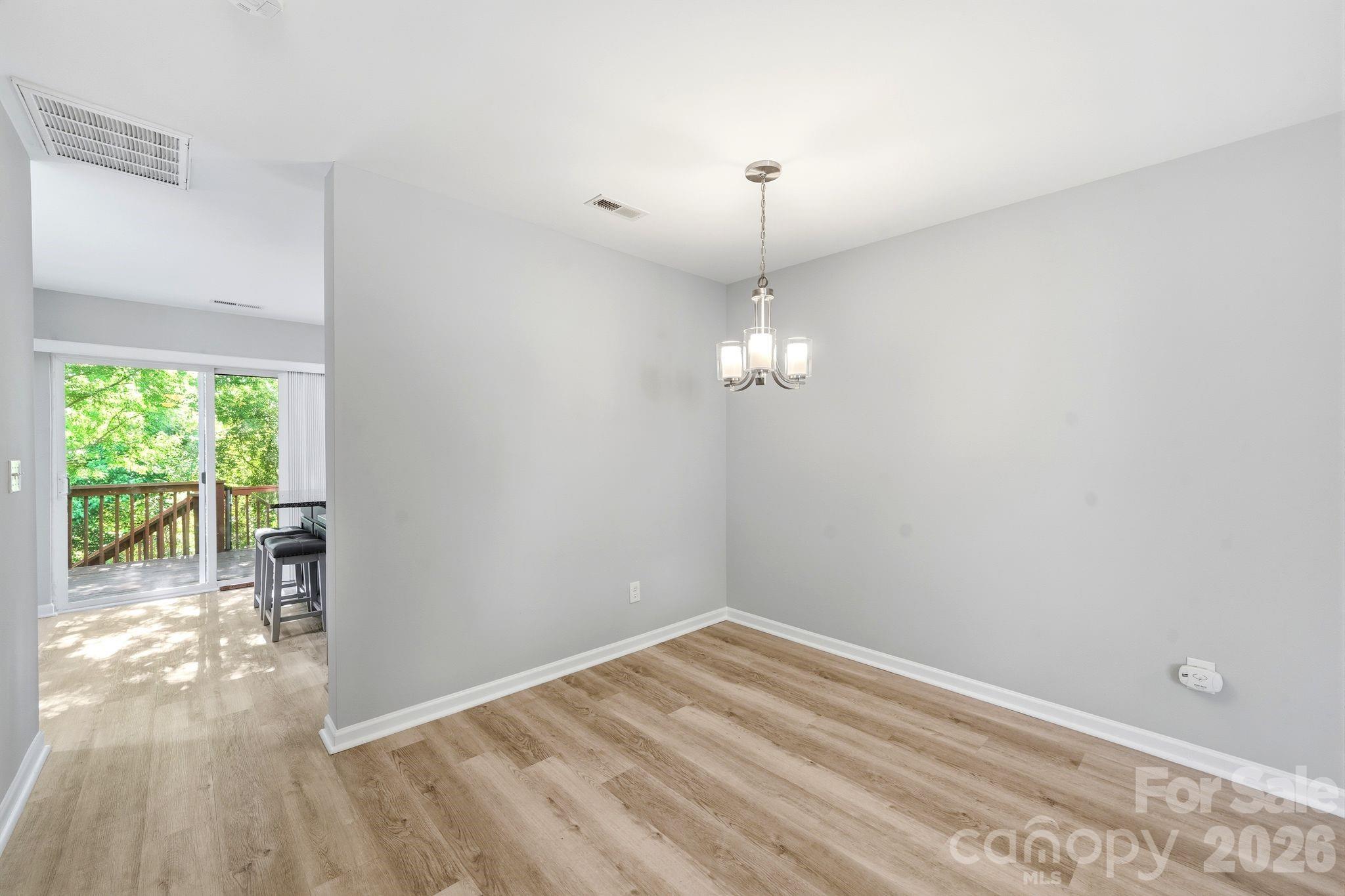 687 Rock Lake Glen Property Photo 12
