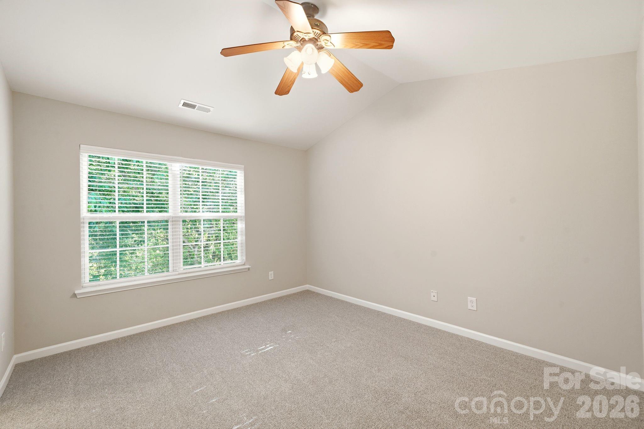 687 Rock Lake Glen Property Photo 20