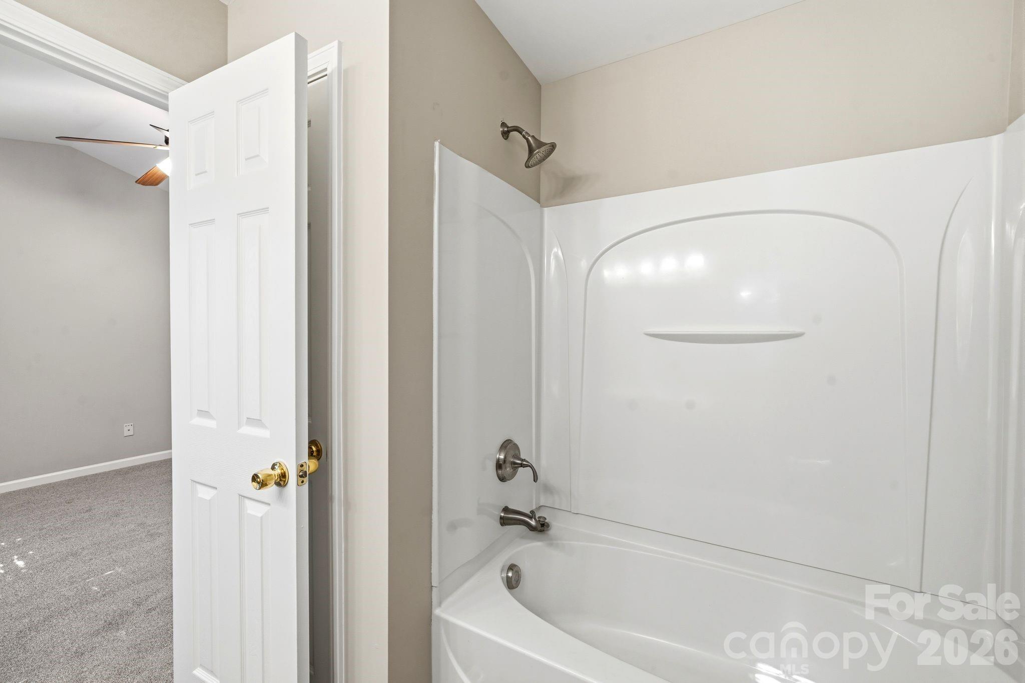 687 Rock Lake Glen Property Photo 25