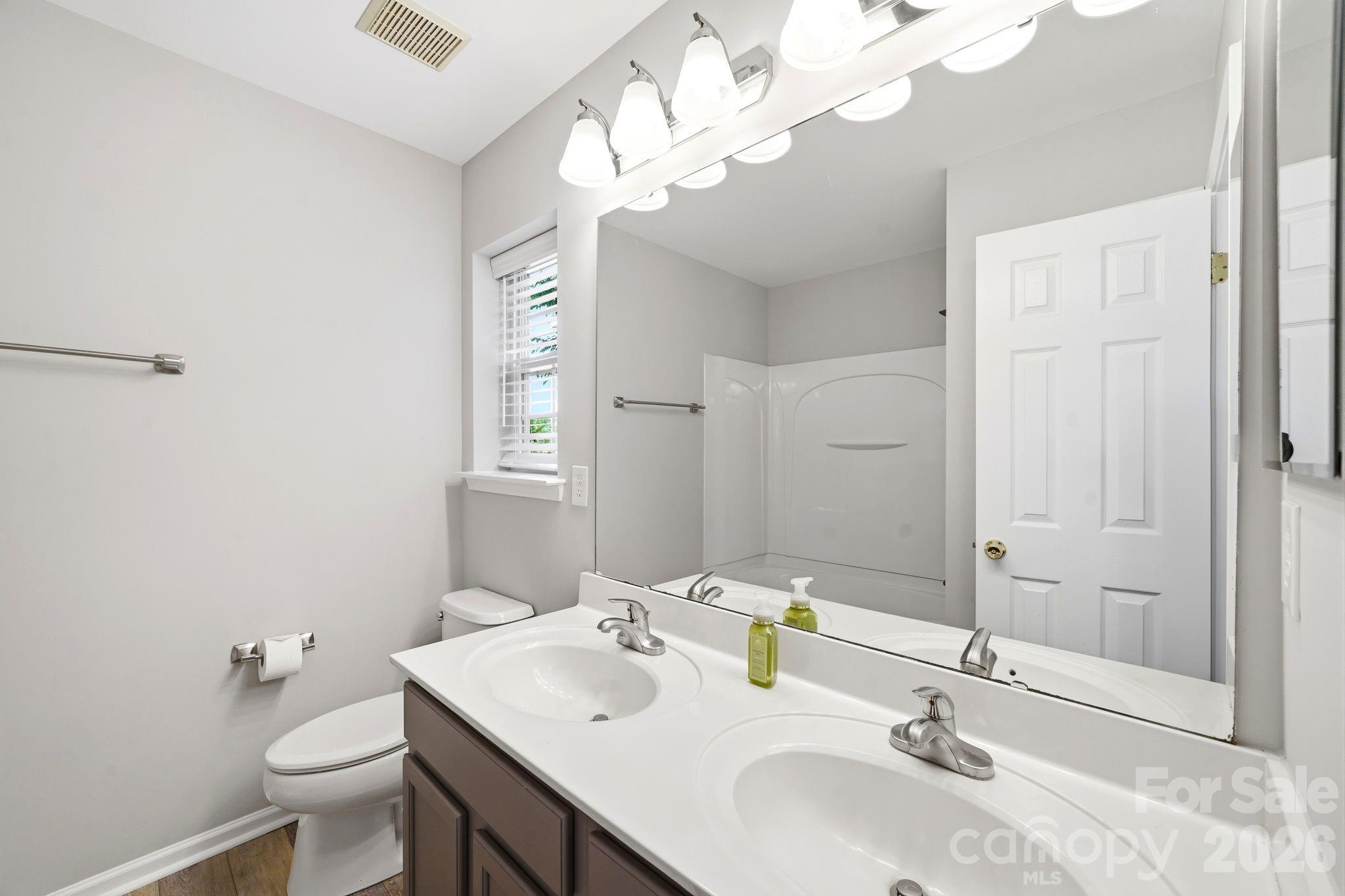 687 Rock Lake Glen Property Photo 30