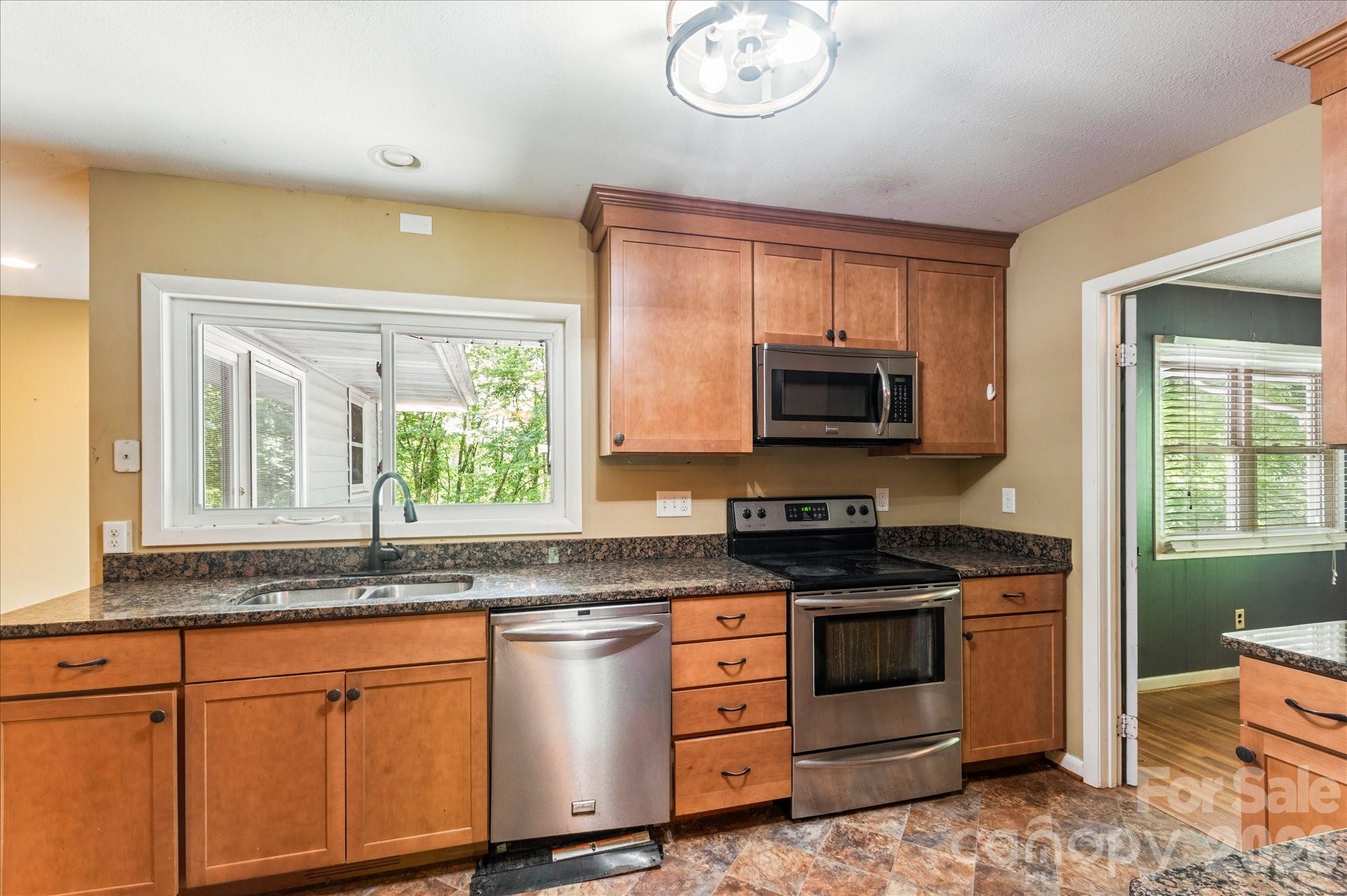 147 Barberry Heights Drive Property Photo 11