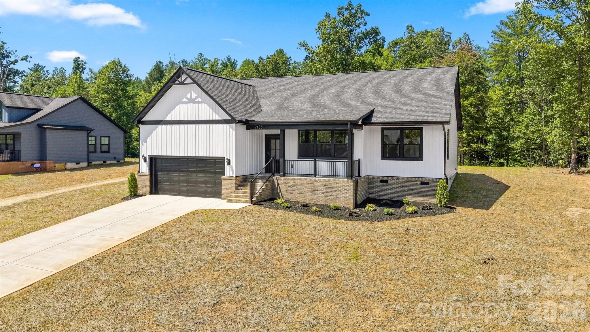 2435 Kimberly Avenue Property Photo 2