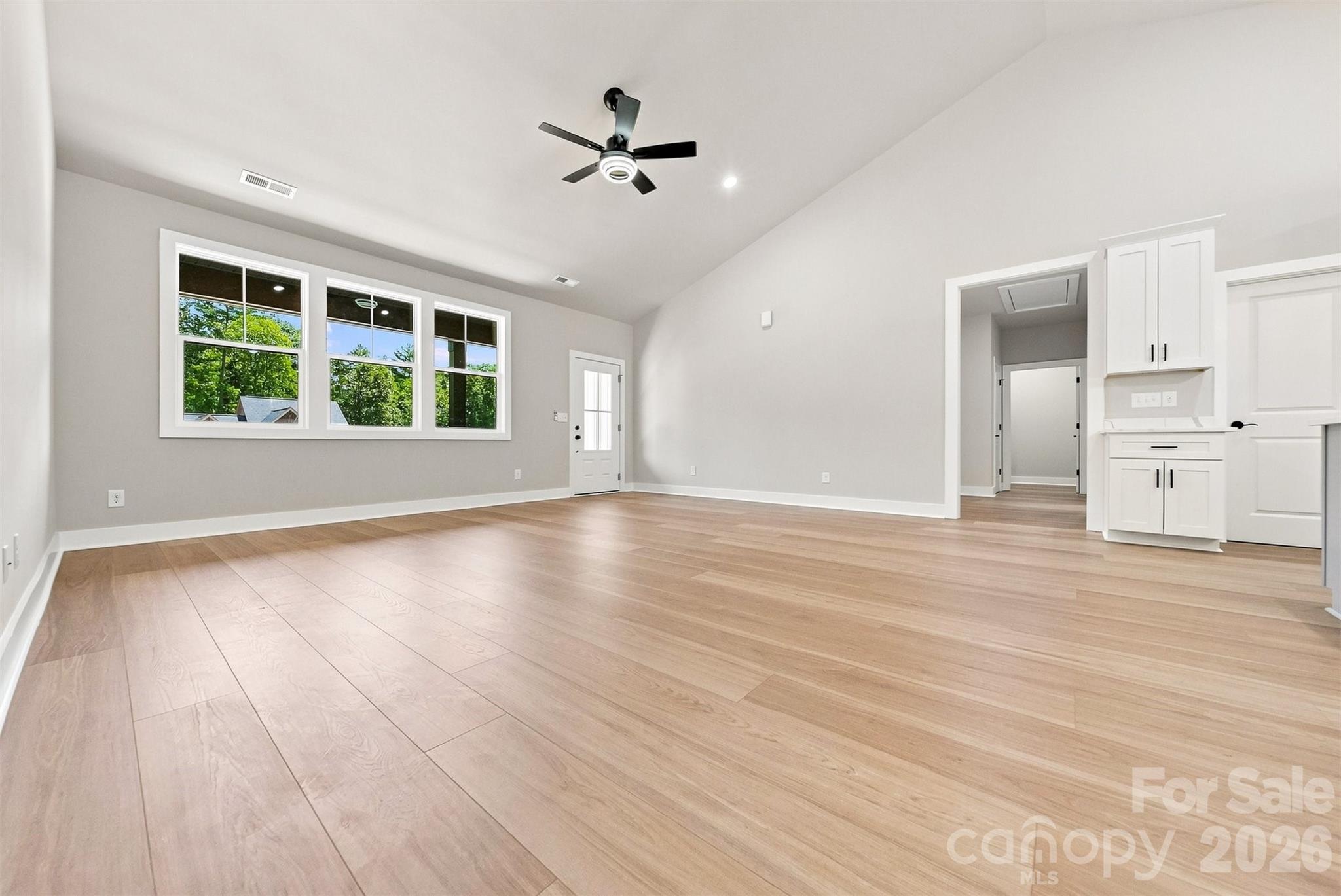 2435 Kimberly Avenue Property Photo 7