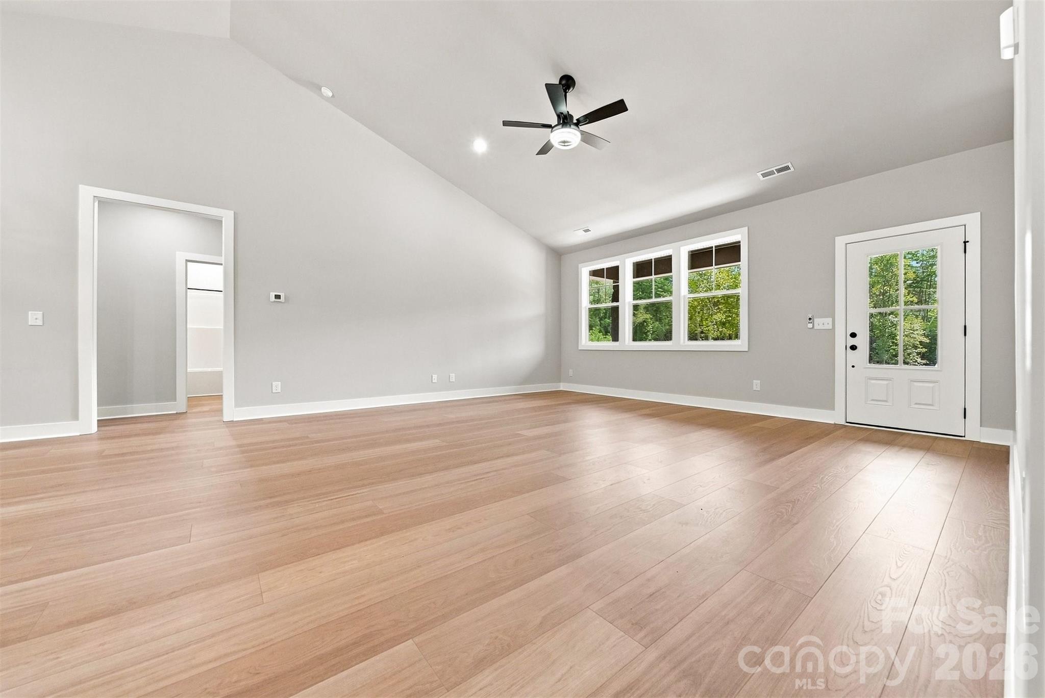 2435 Kimberly Avenue Property Photo 9
