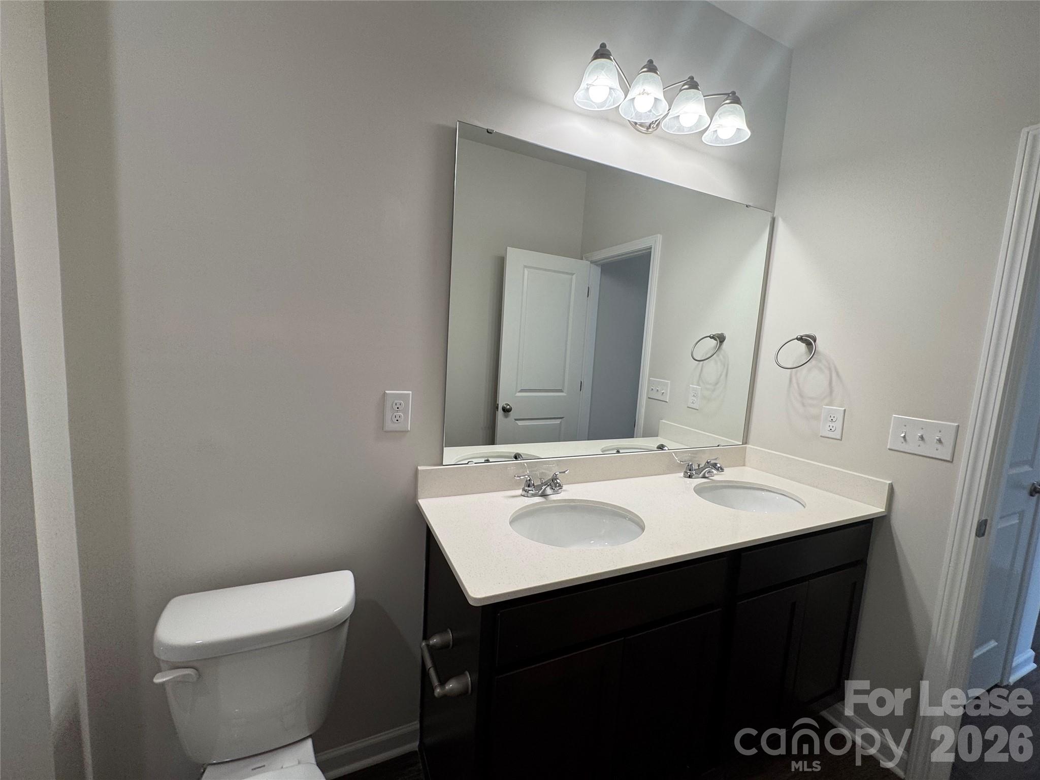 106 Titanium Drive Property Photo 4