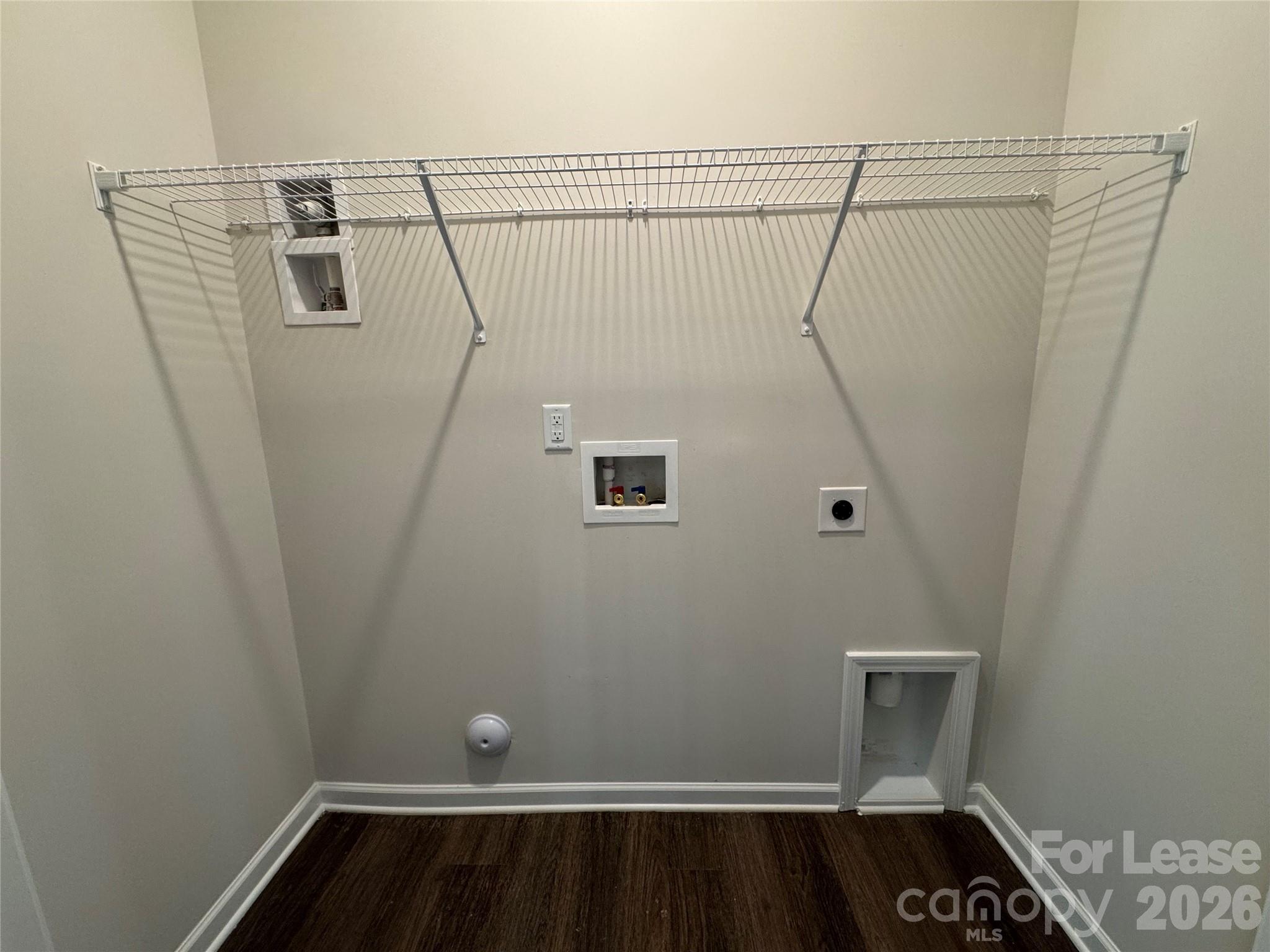 106 Titanium Drive Property Photo 7