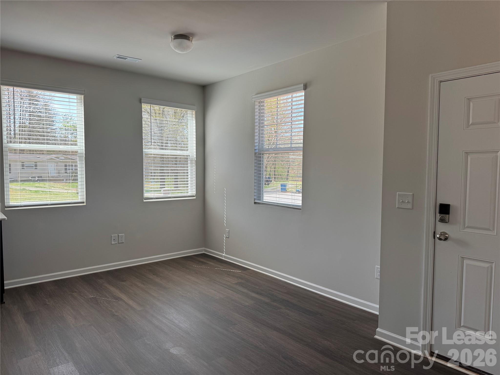 106 Titanium Drive Property Photo 8