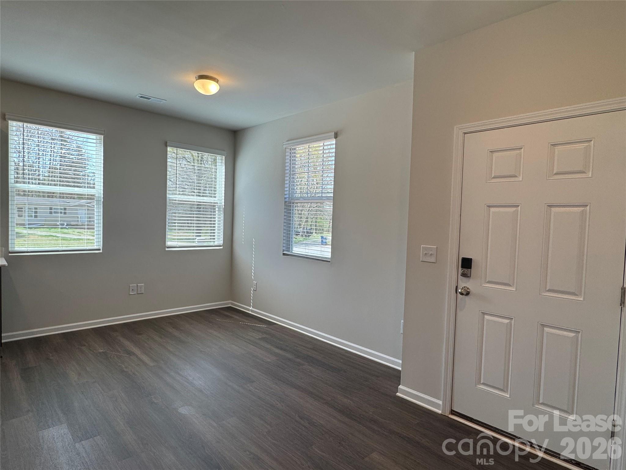 106 Titanium Drive Property Photo 9
