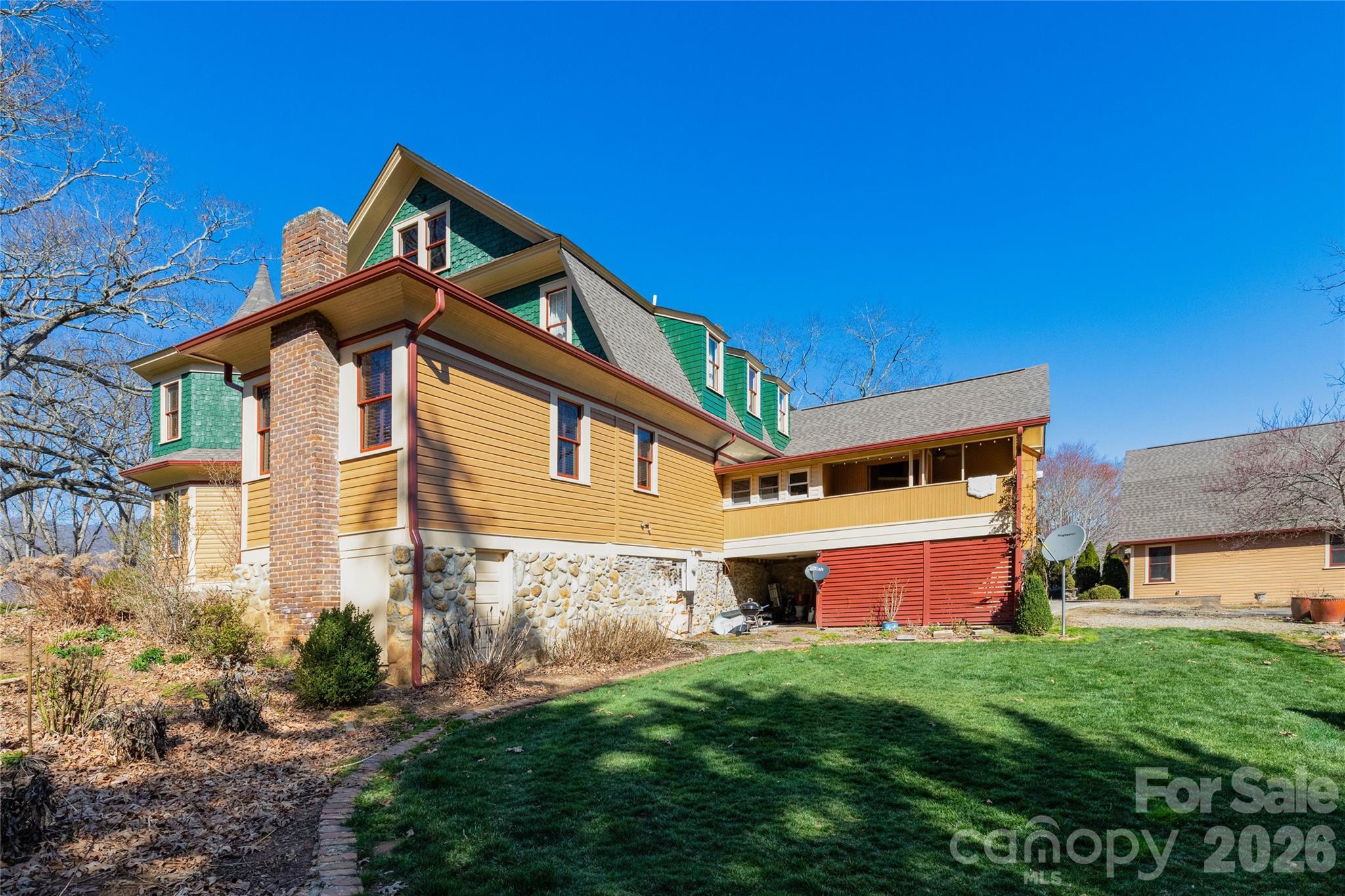 129 Woolsey Heights Property Photo 8