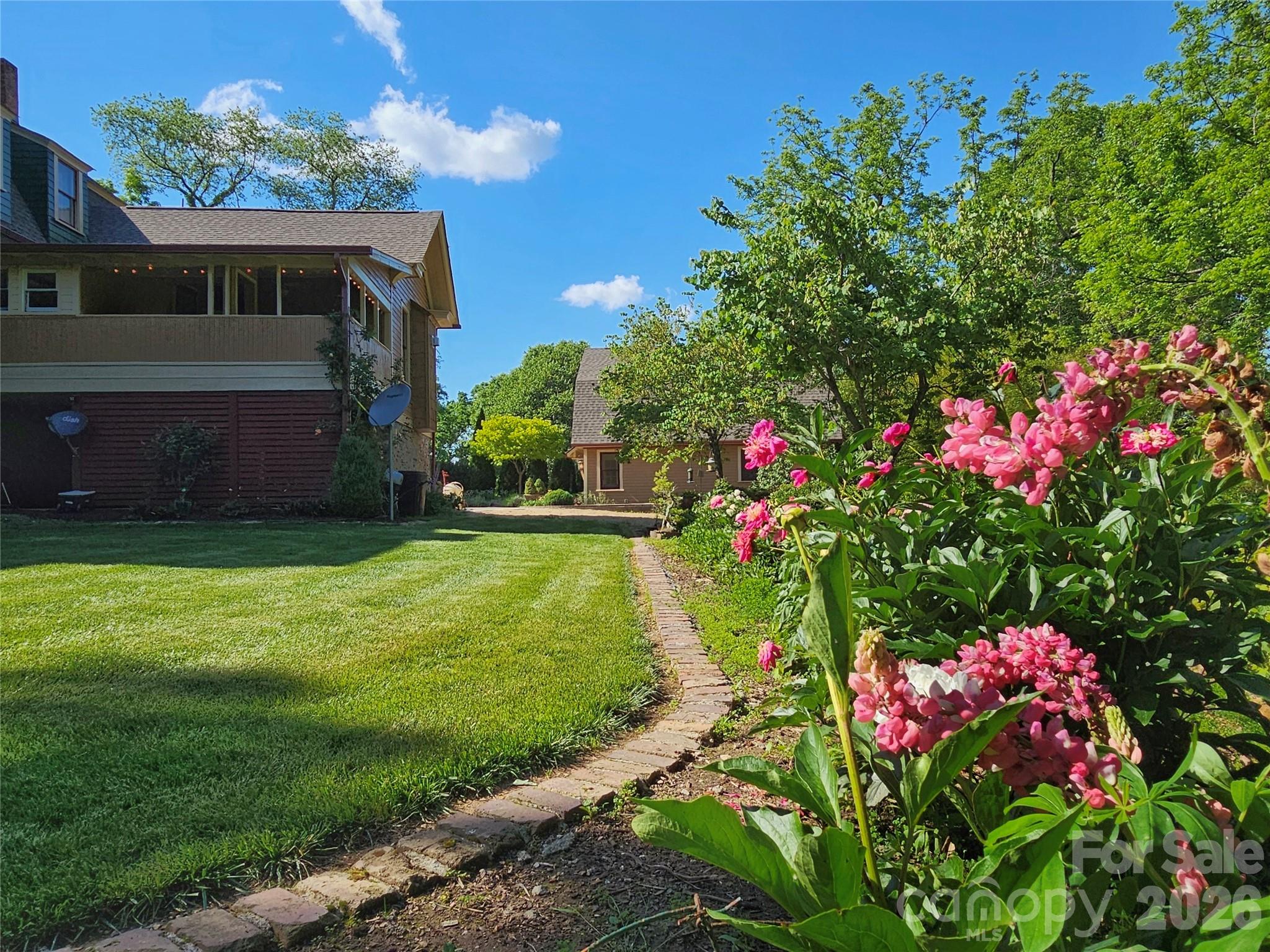 129 Woolsey Heights Property Photo 11