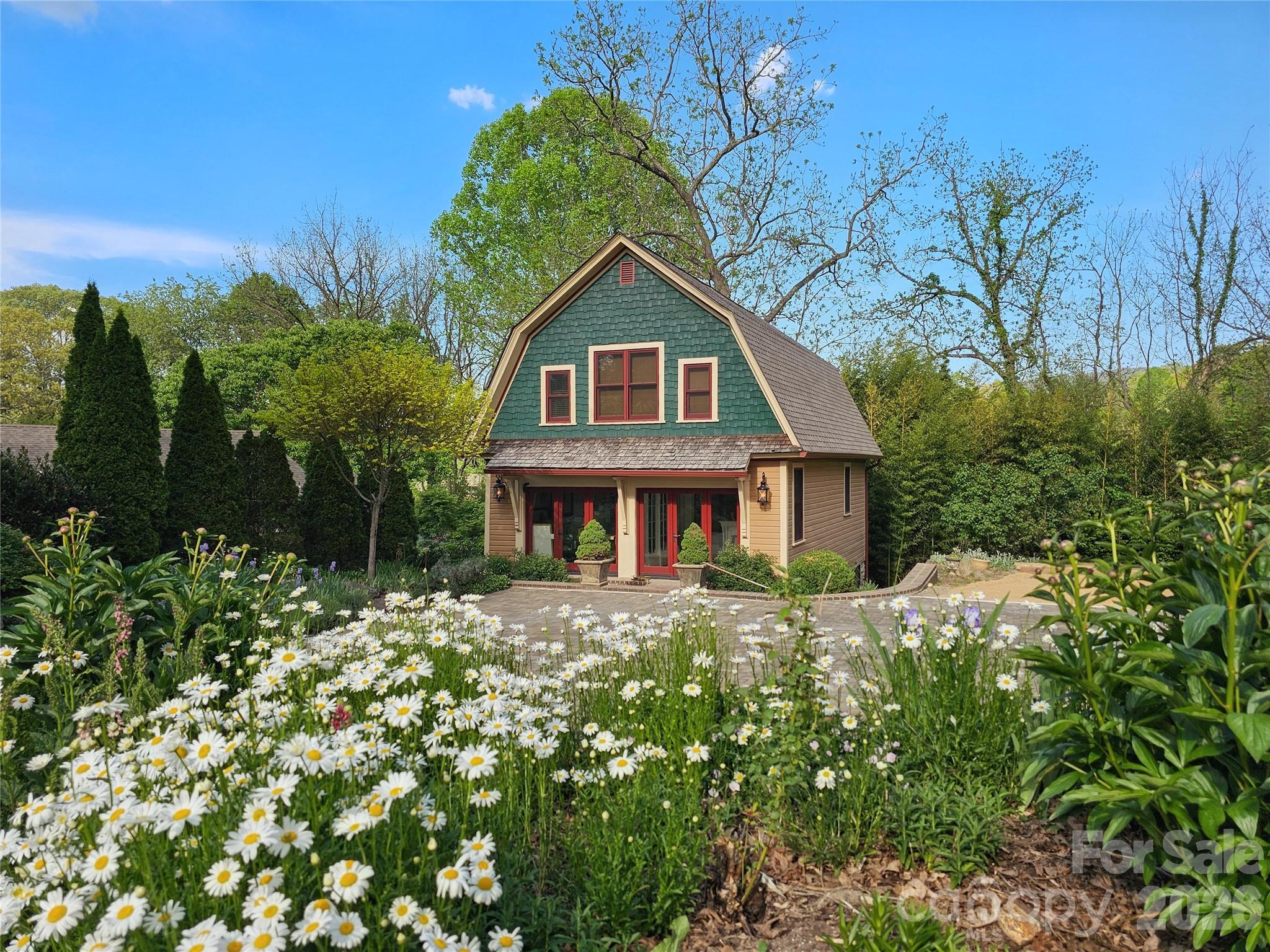 129 Woolsey Heights Property Photo 12