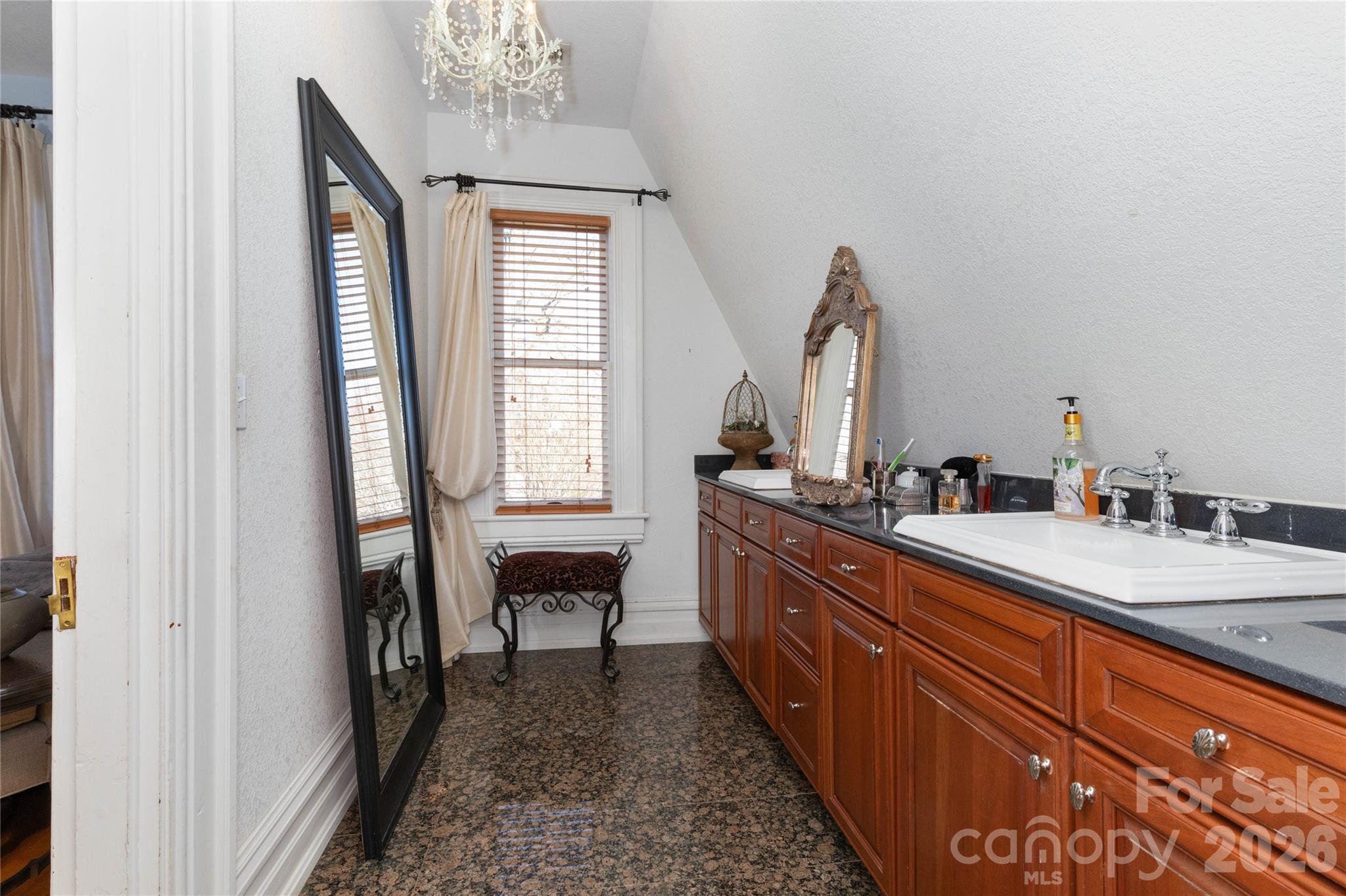 129 Woolsey Heights Property Photo 31