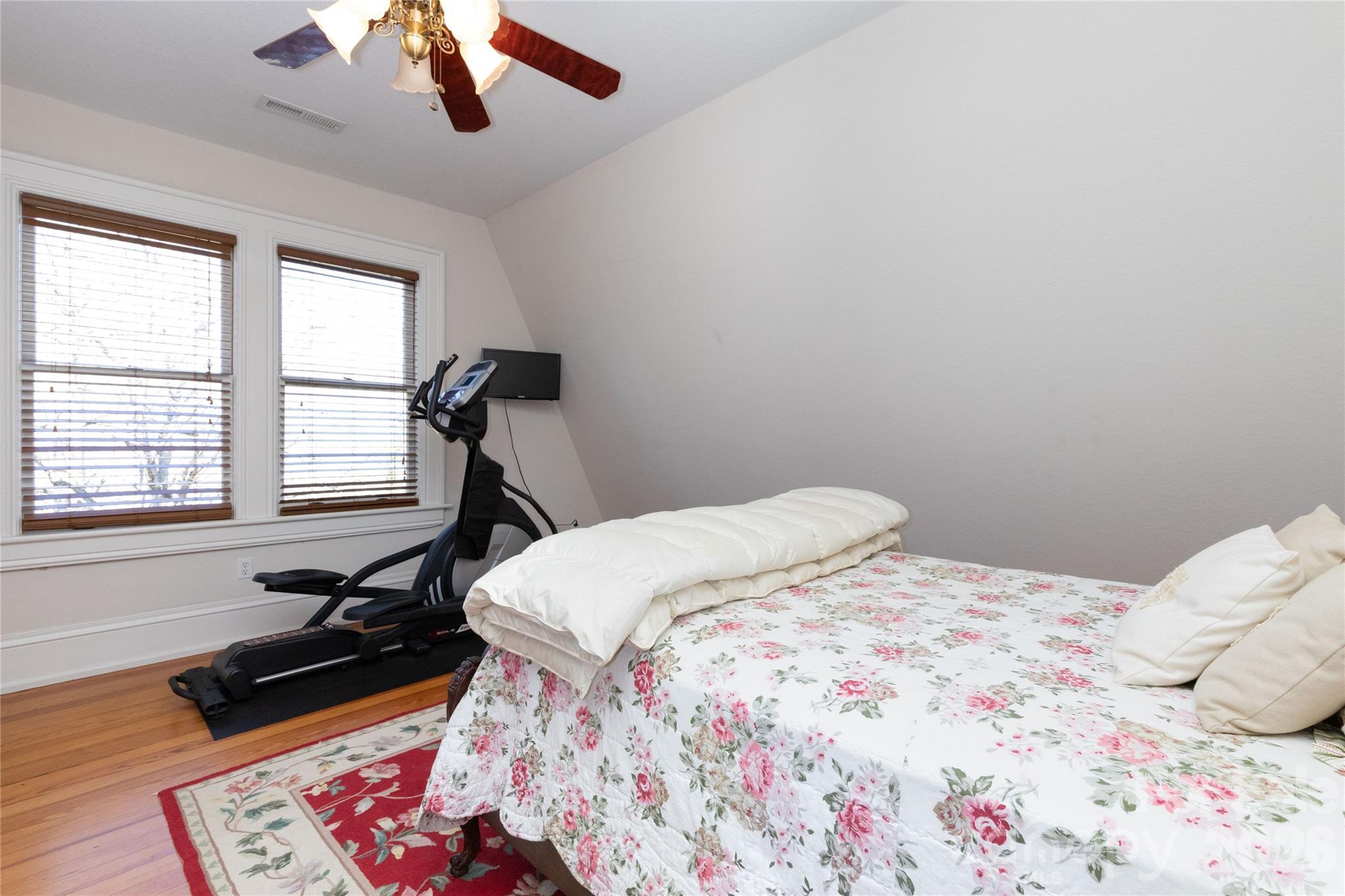 129 Woolsey Heights Property Photo 39