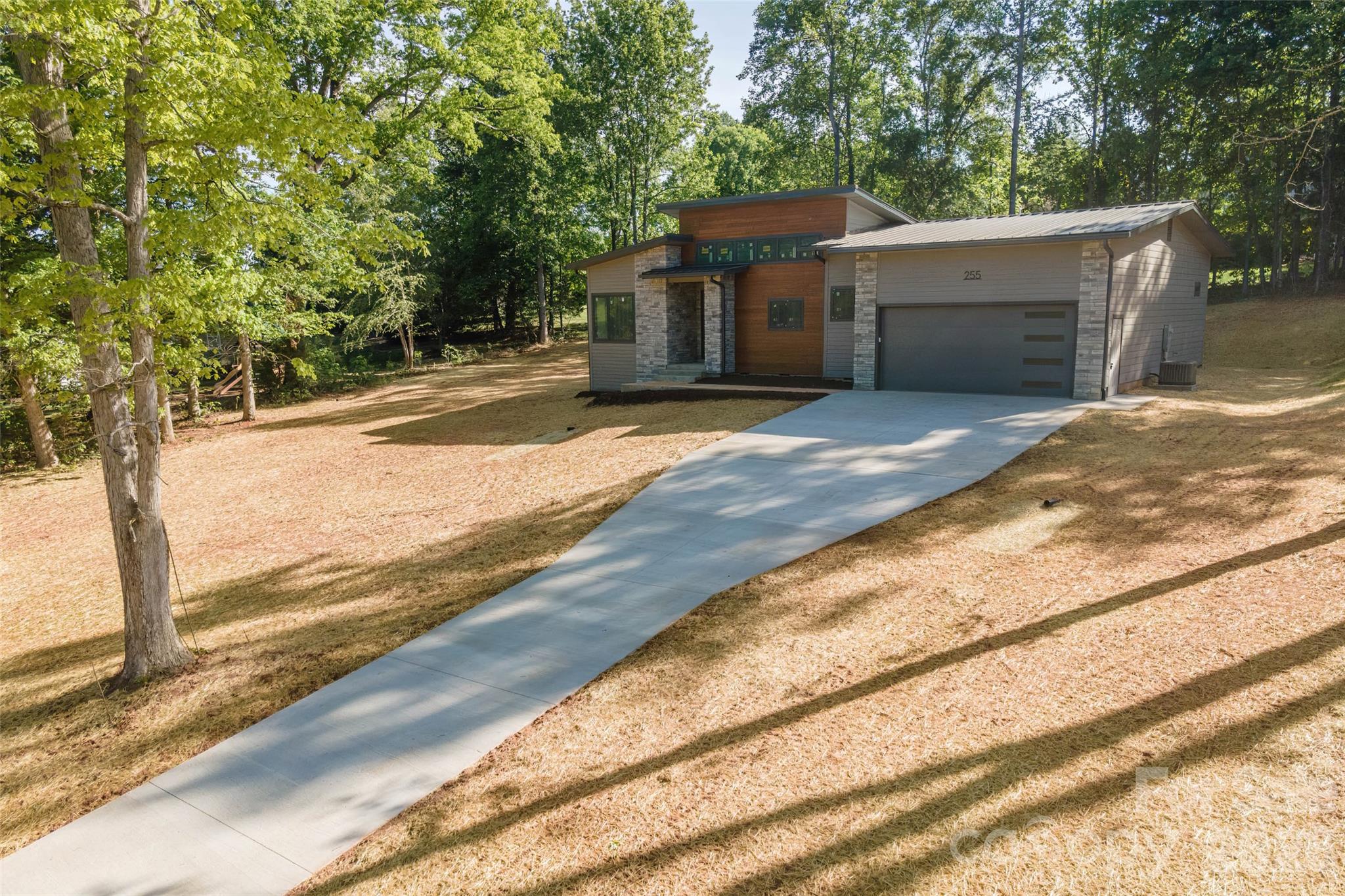 255 Hunters Trace Property Photo 14