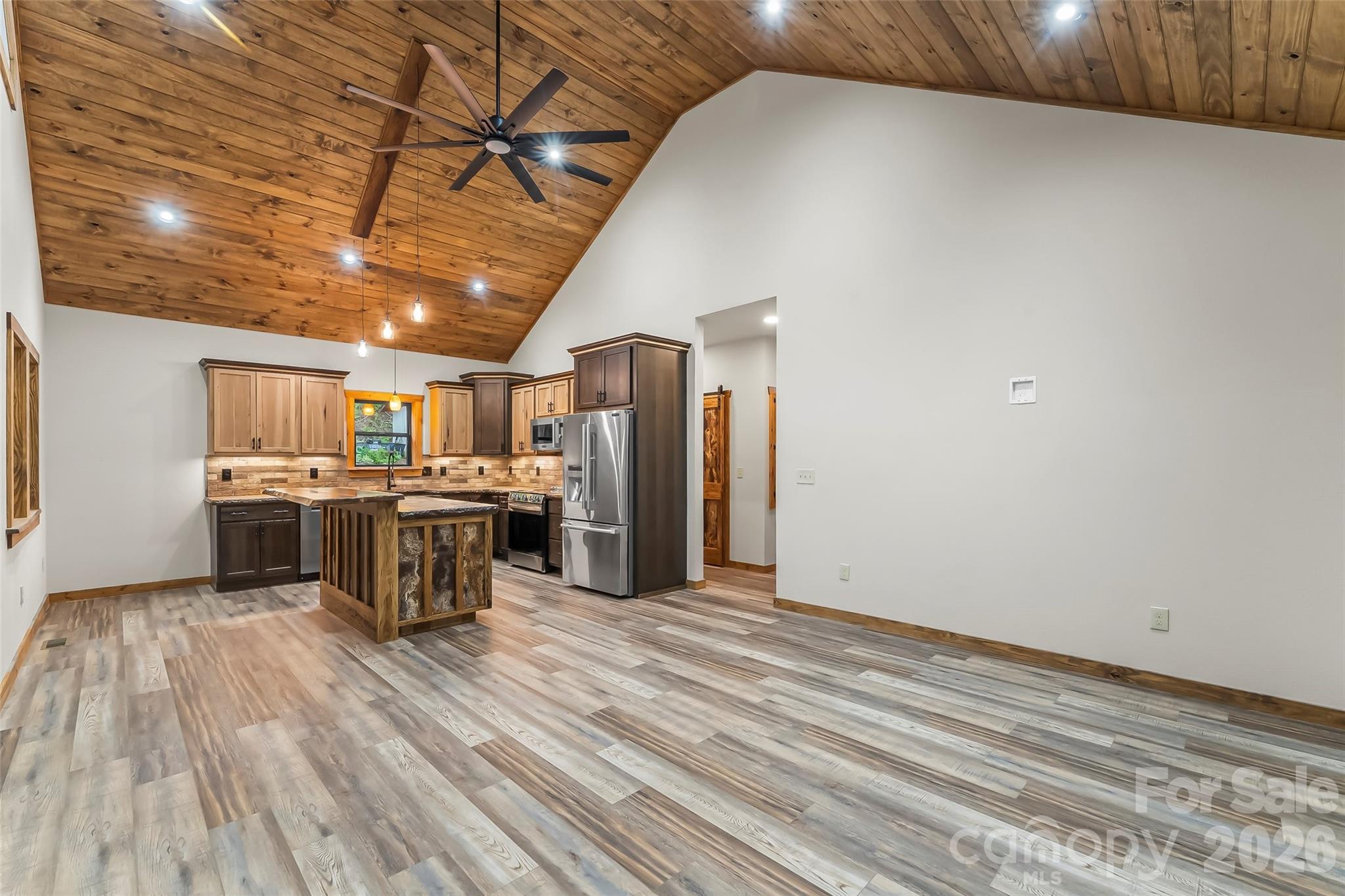 1737 Newfound Road Property Photo 11