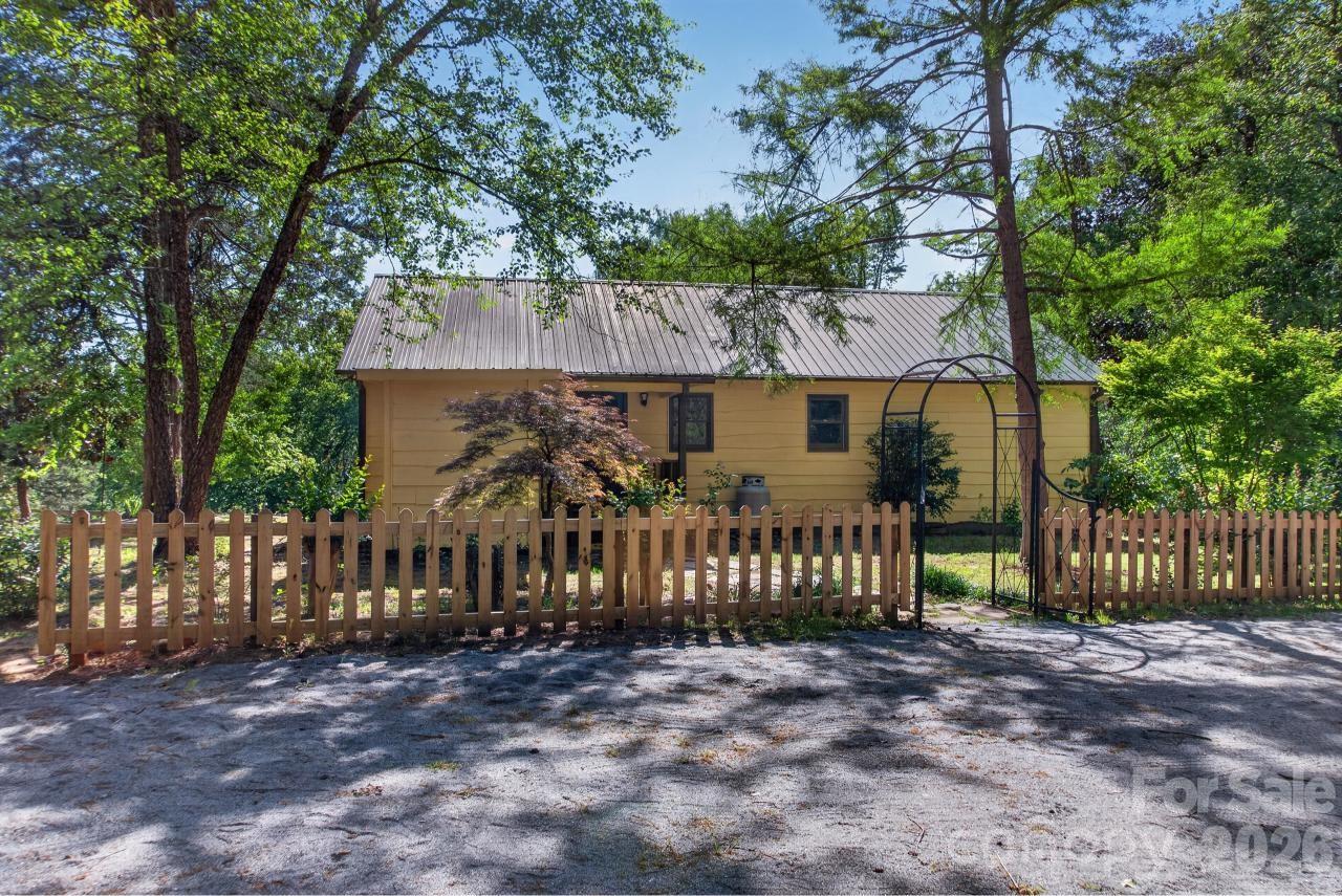 3205 Collinsville Road Property Photo 3